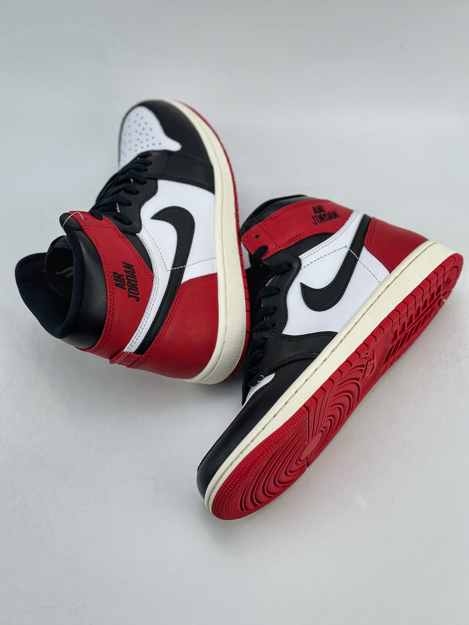 Air Jordan 1 Retro High OG ”Black Toe Reimagined” White, Black and Red DZ5485-106