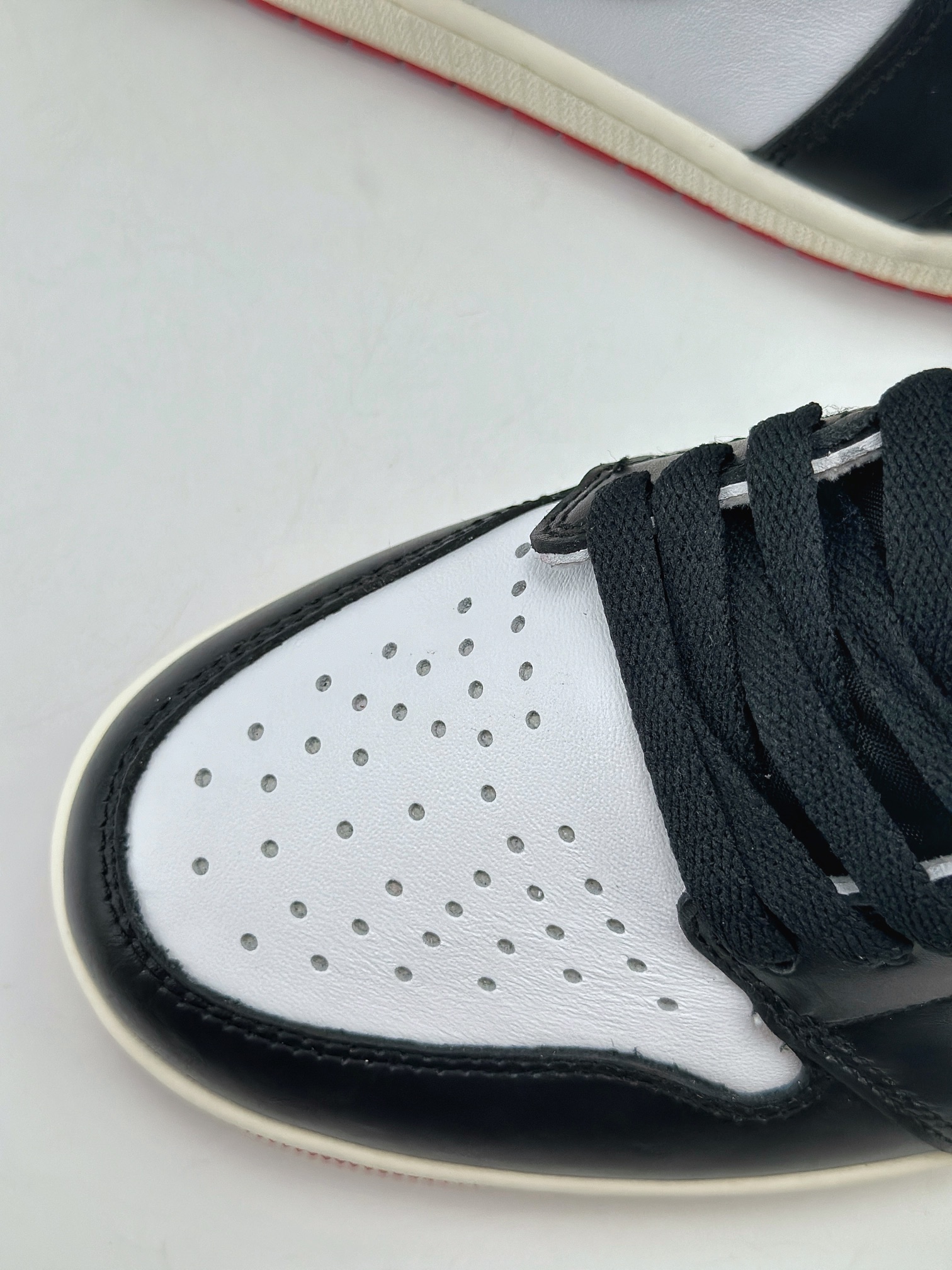 Air Jordan 1 Retro High OG ”Black Toe Reimagined” White, Black and Red DZ5485-106