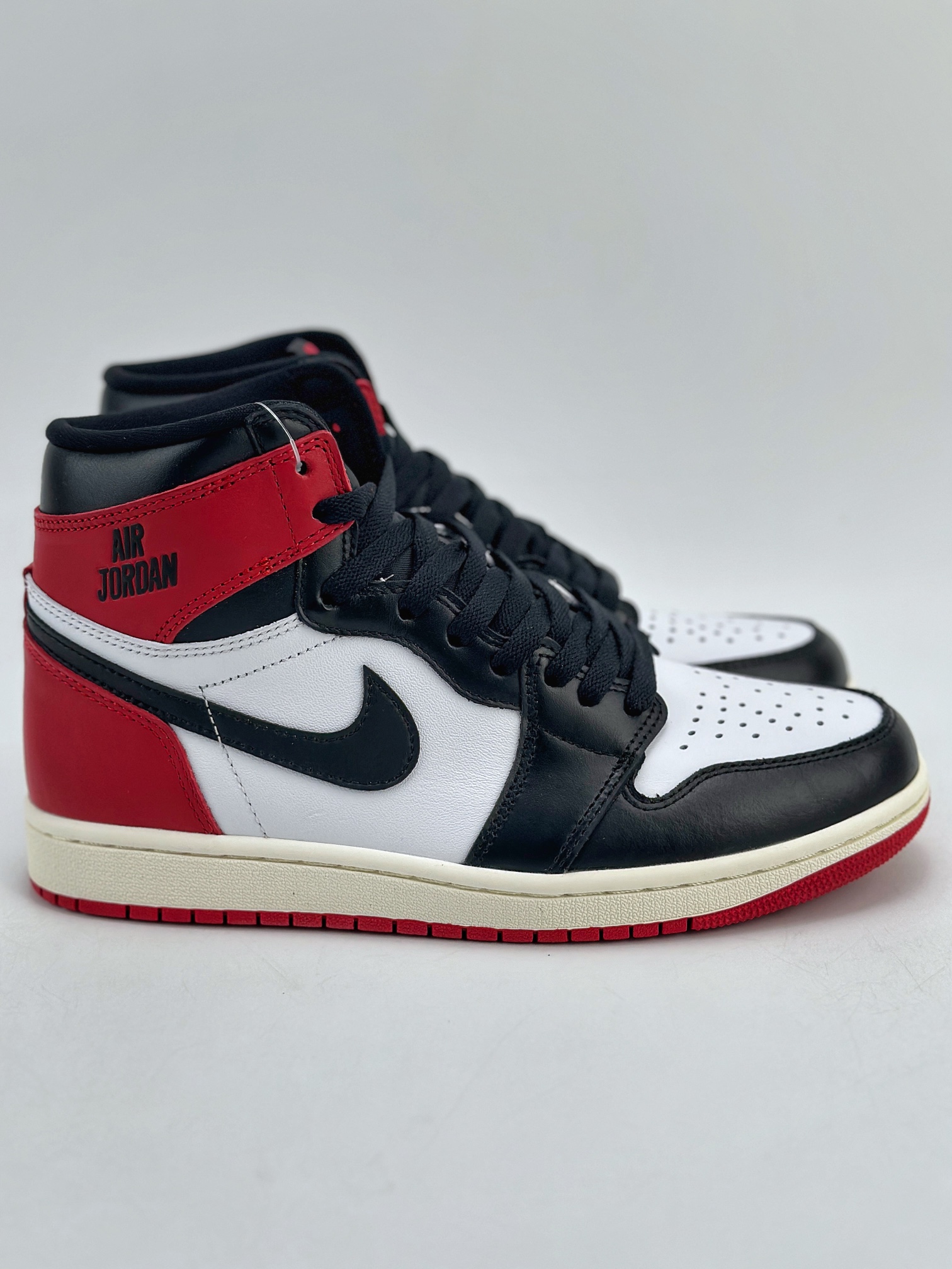 Air Jordan 1 Retro High OG ”Black Toe Reimagined” White, Black and Red DZ5485-106