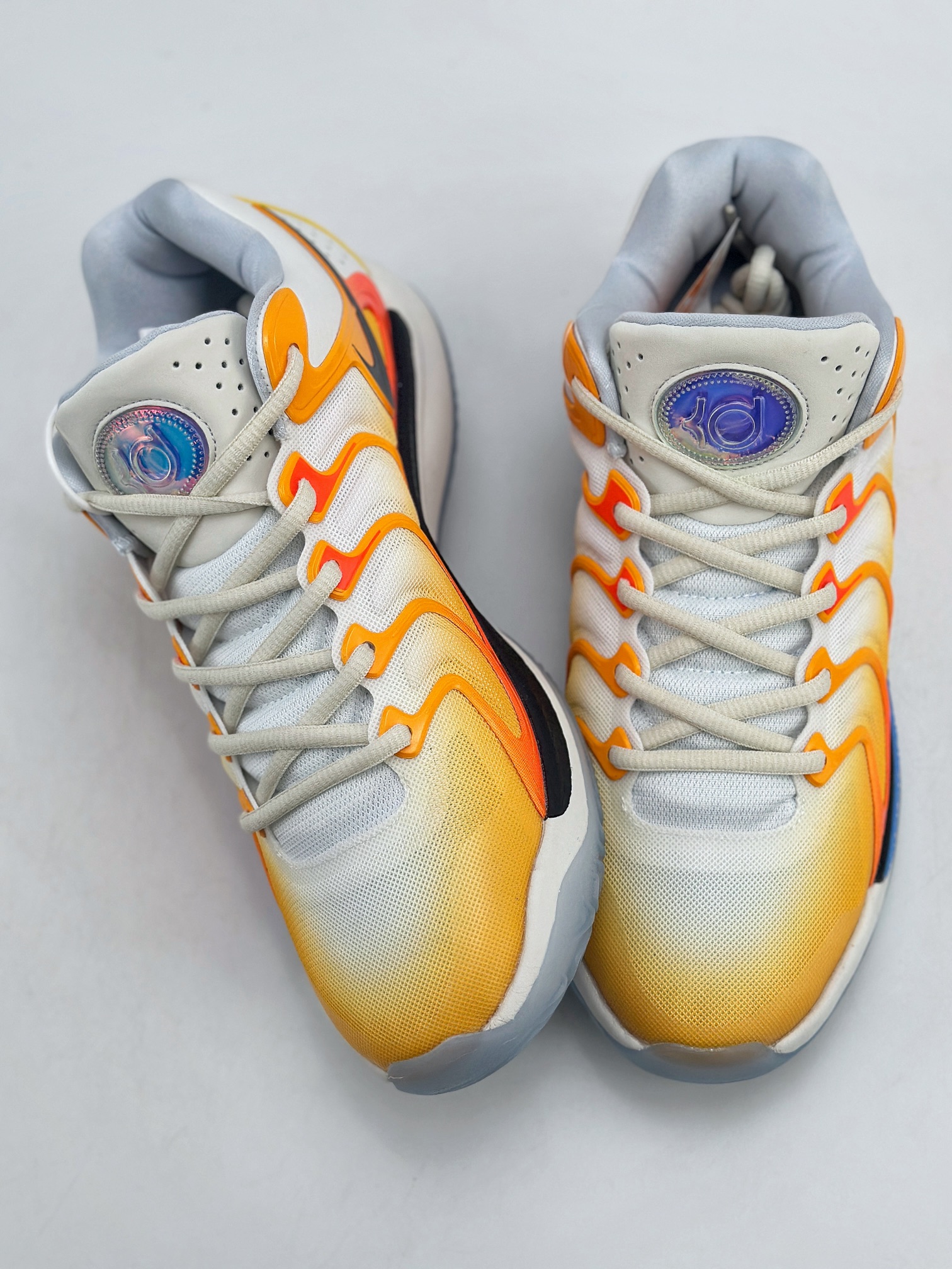 Nike Zoom KD 17 EP version continues the bloated shoe shape of the previous generation FJ9487-700