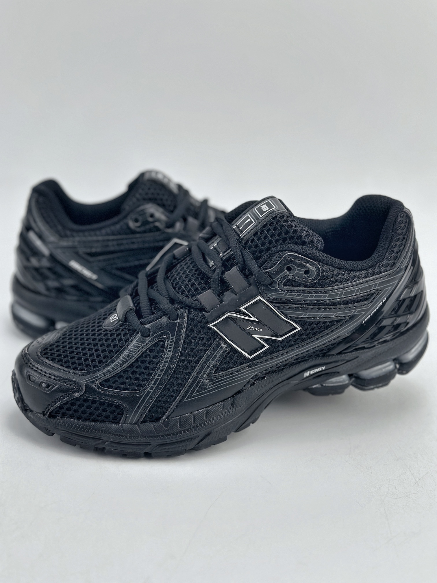 180 New Balance M1906系列 复古单品宝藏老爹鞋款 M1906RJB