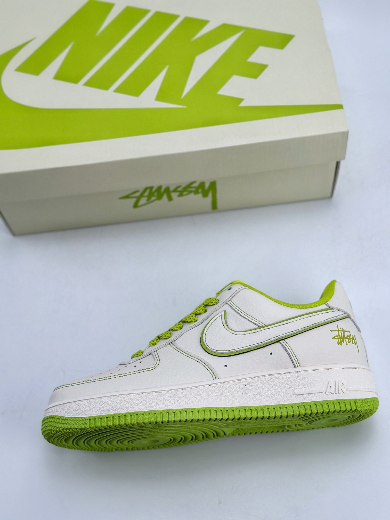 Nike Air Force 1 Low 07 x Stussy White Green Star UN1635-888