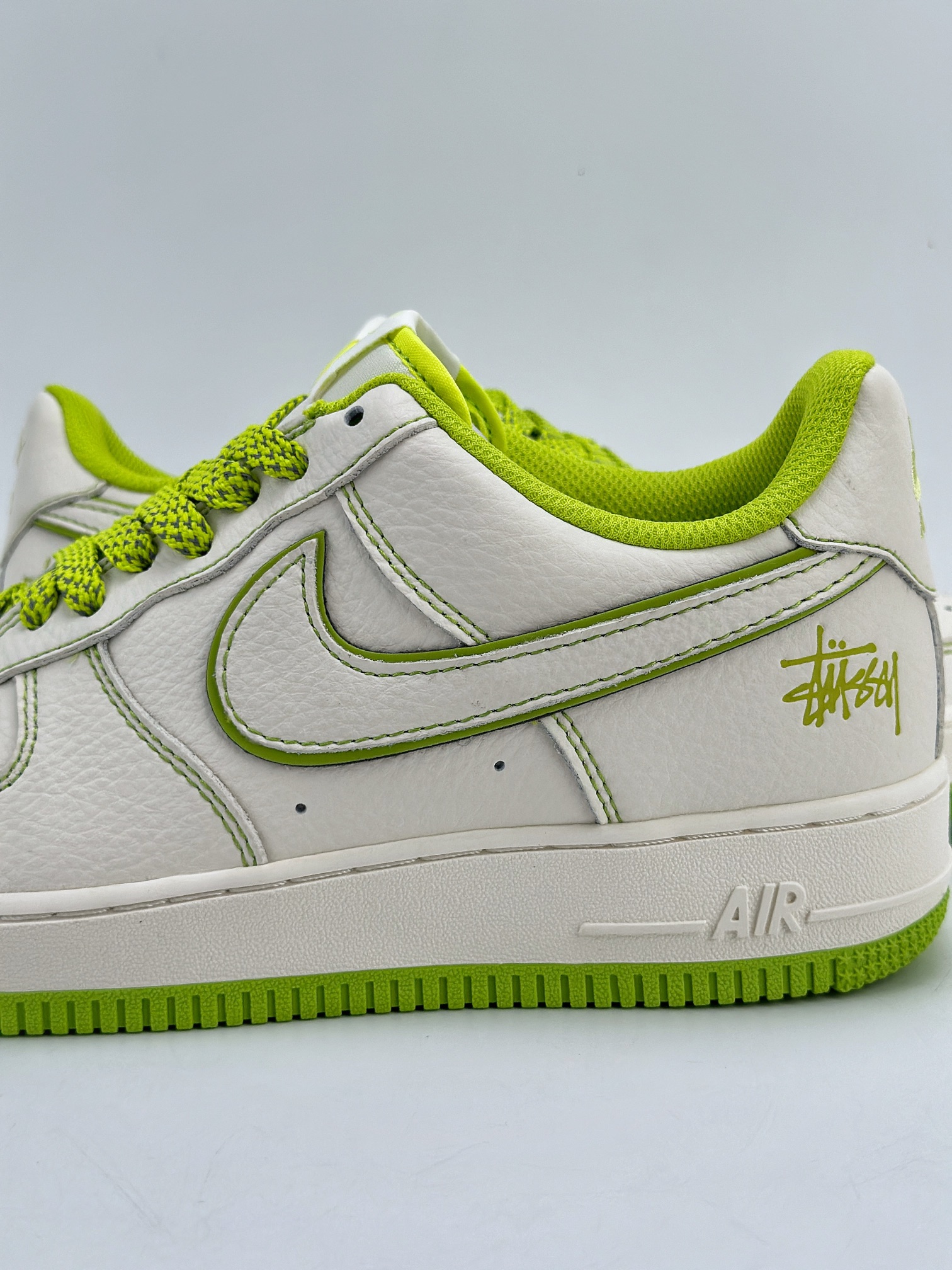 Nike Air Force 1 Low 07 x Stussy White Green Star UN1635-888