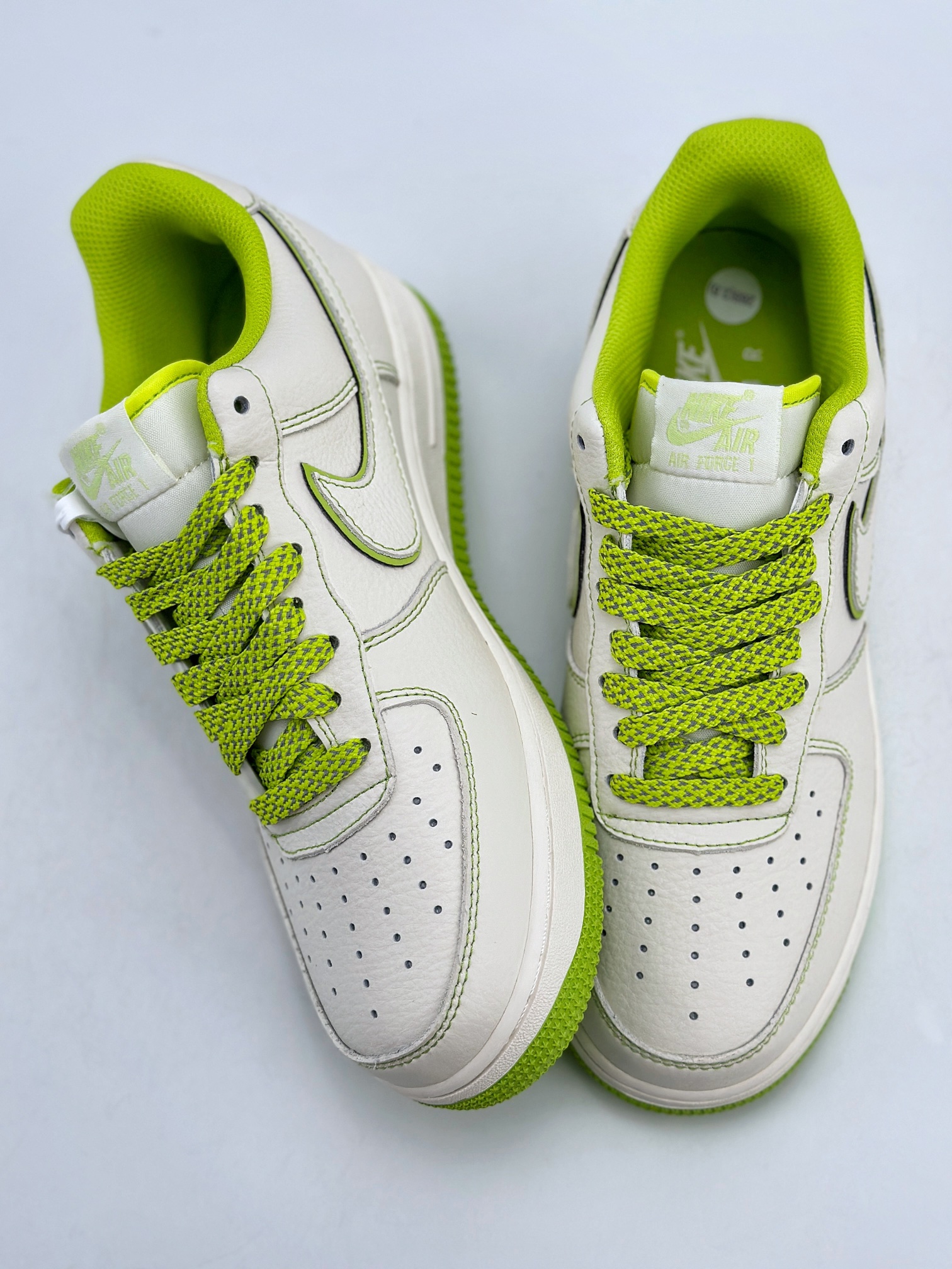Nike Air Force 1 Low 07 x Stussy White Green Star UN1635-888