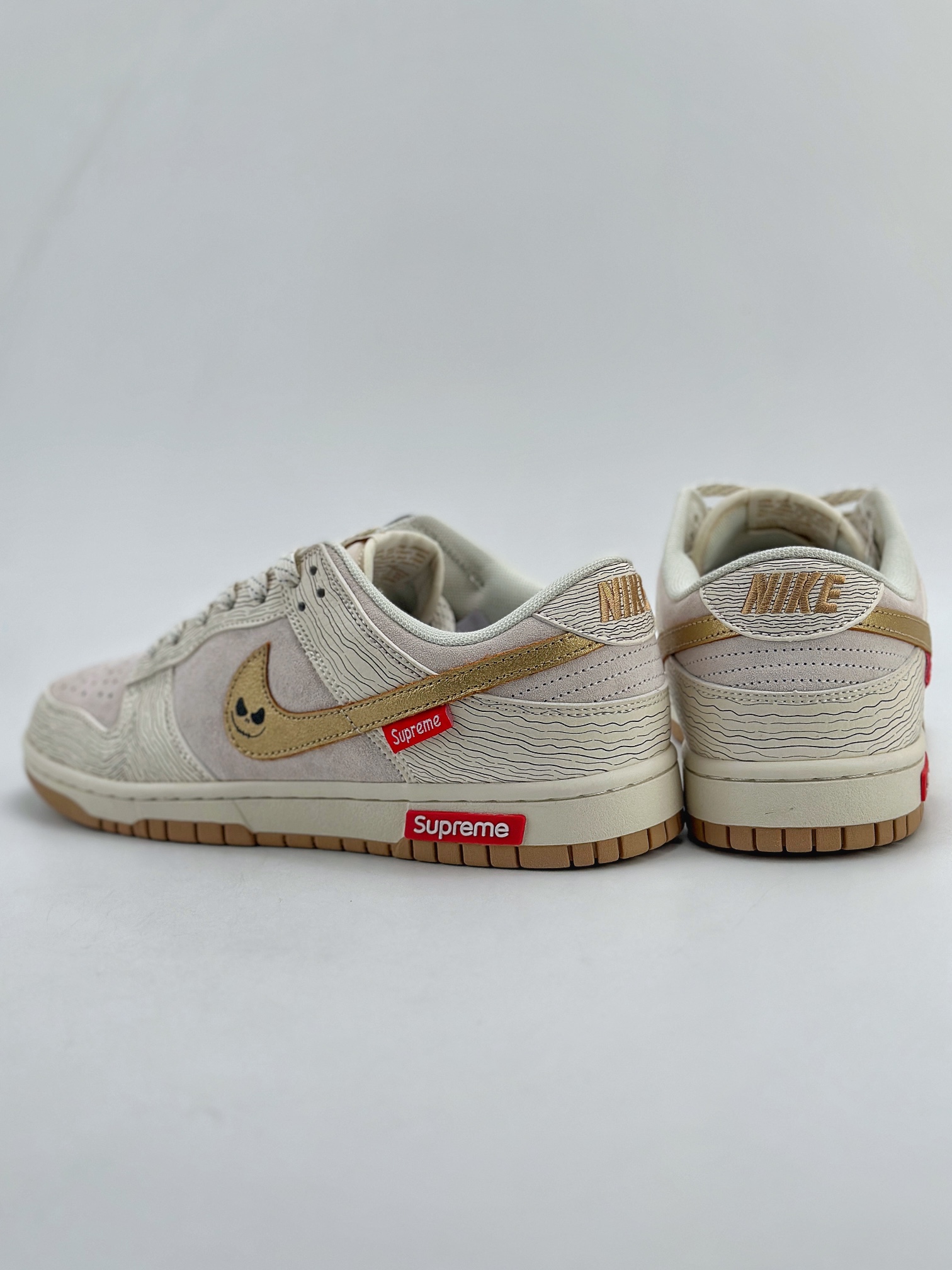 Nike SB Dunk Low x Supreme White Brown Red Ghost Face XD6188-035