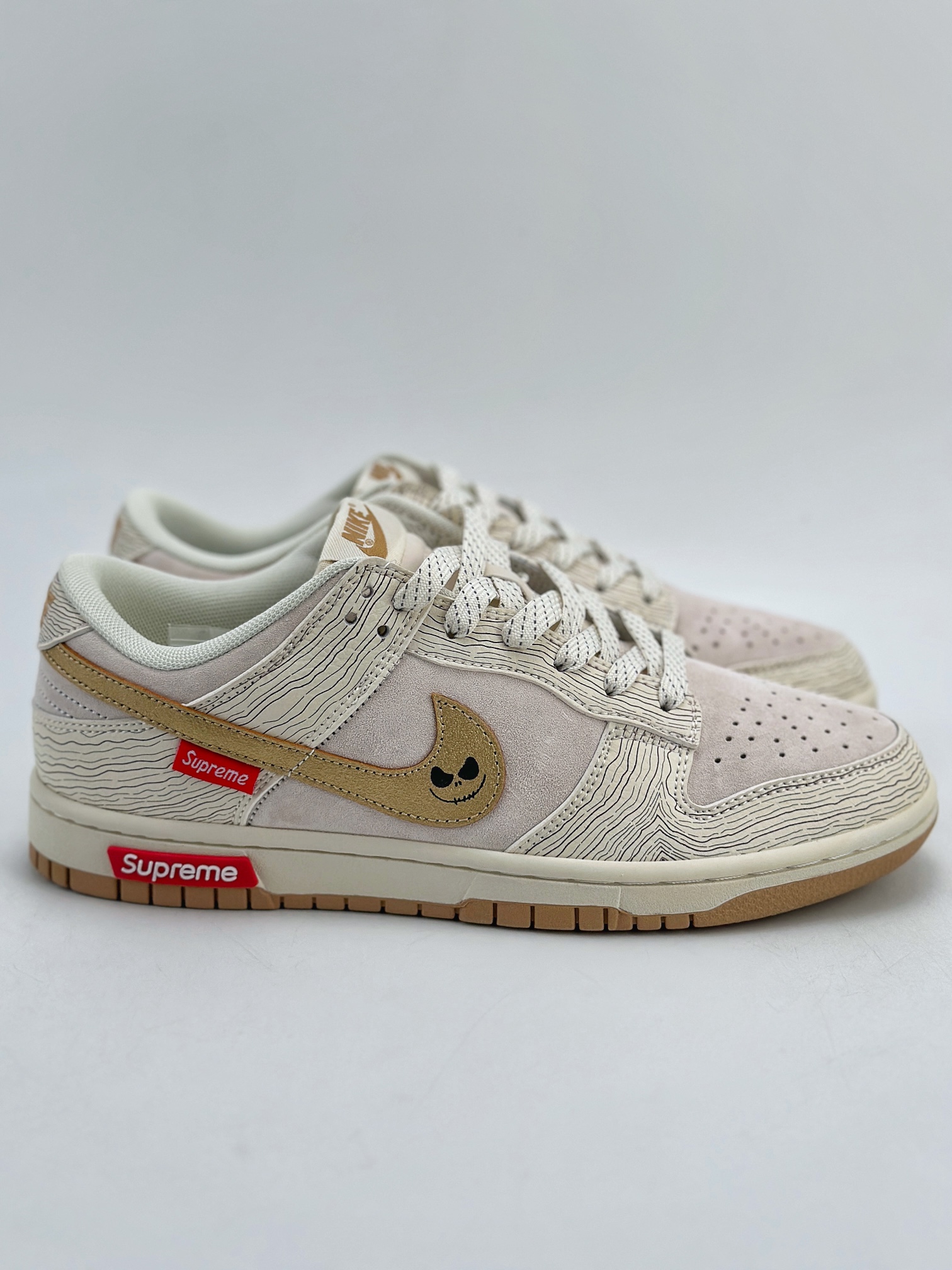 Nike SB Dunk Low x Supreme White Brown Red Ghost Face XD6188-035