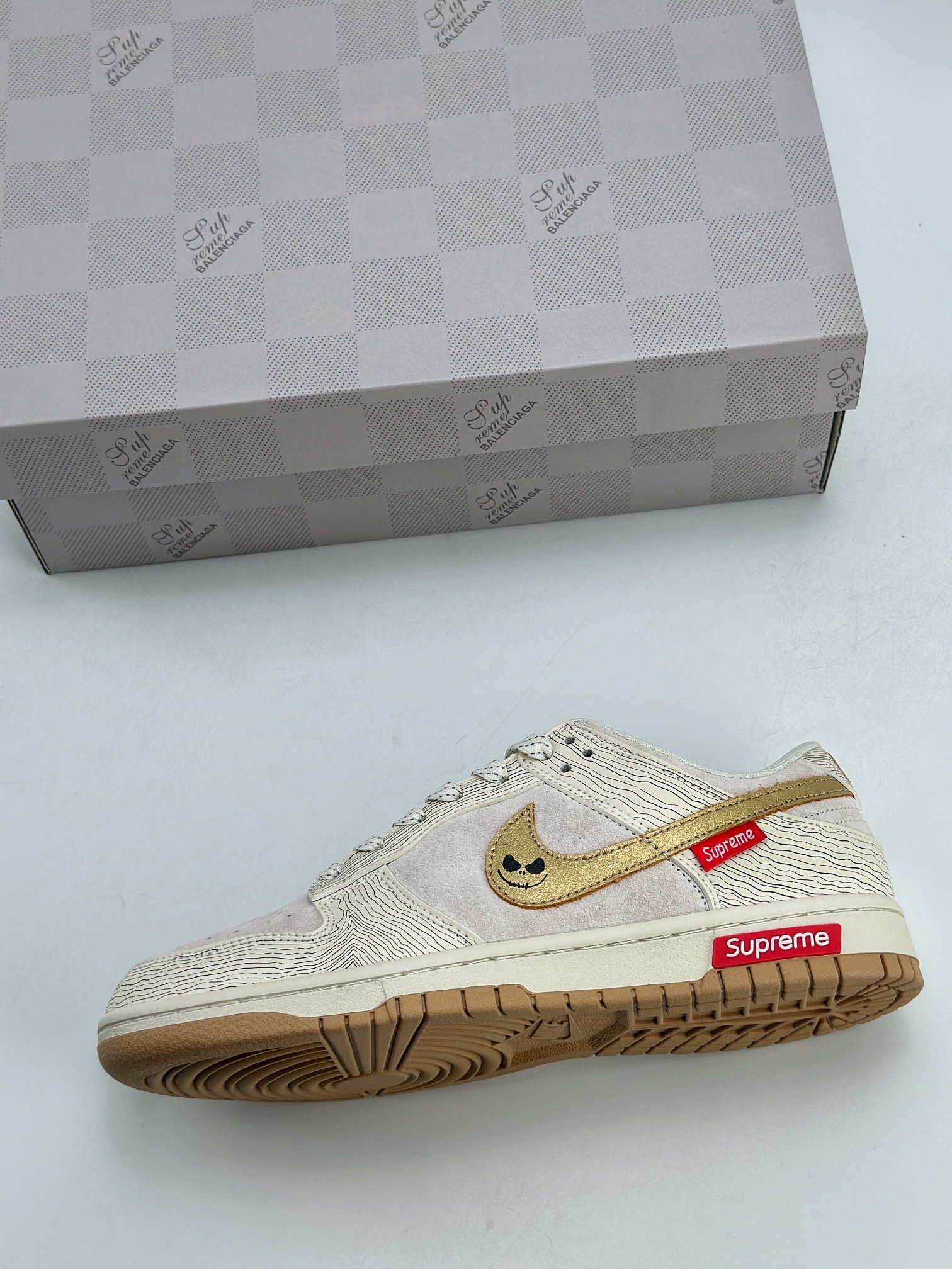 Nike SB Dunk Low x Supreme White Brown Red Ghost Face XD6188-035