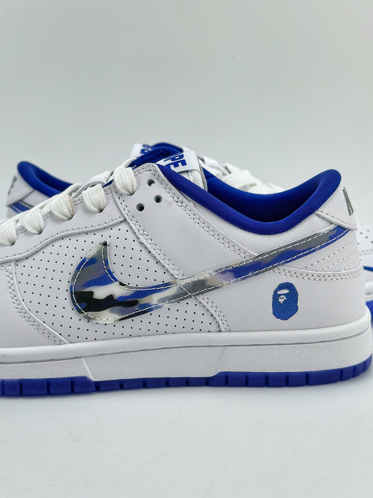 Nike SB Dunk Low x BAPE White Blue Camouflage Hook JH8039-934