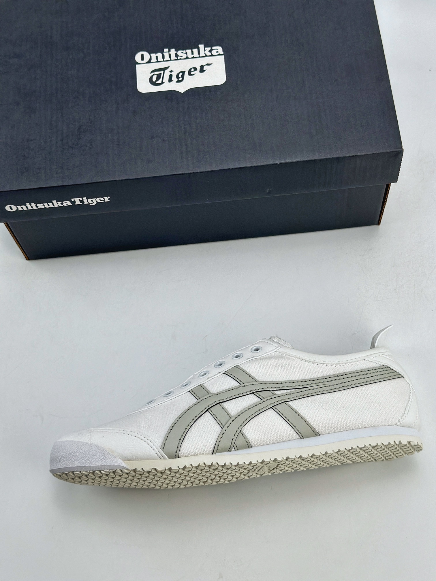 130 Onitsuka Tiger Mexico 66 Paraty 百搭单品 板鞋 1183A360-103