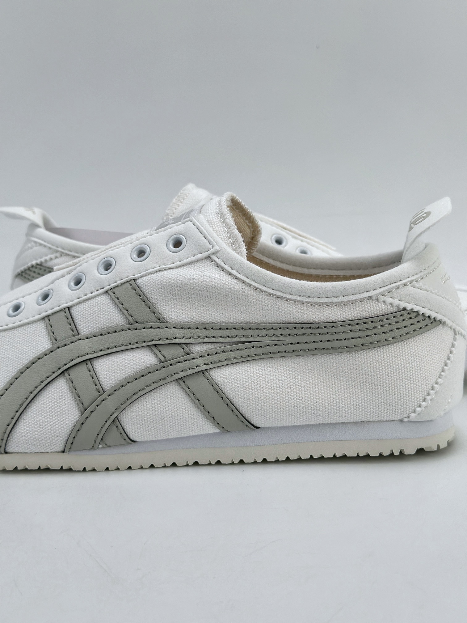 130 Onitsuka Tiger Mexico 66 Paraty 百搭单品 板鞋 1183A360-103