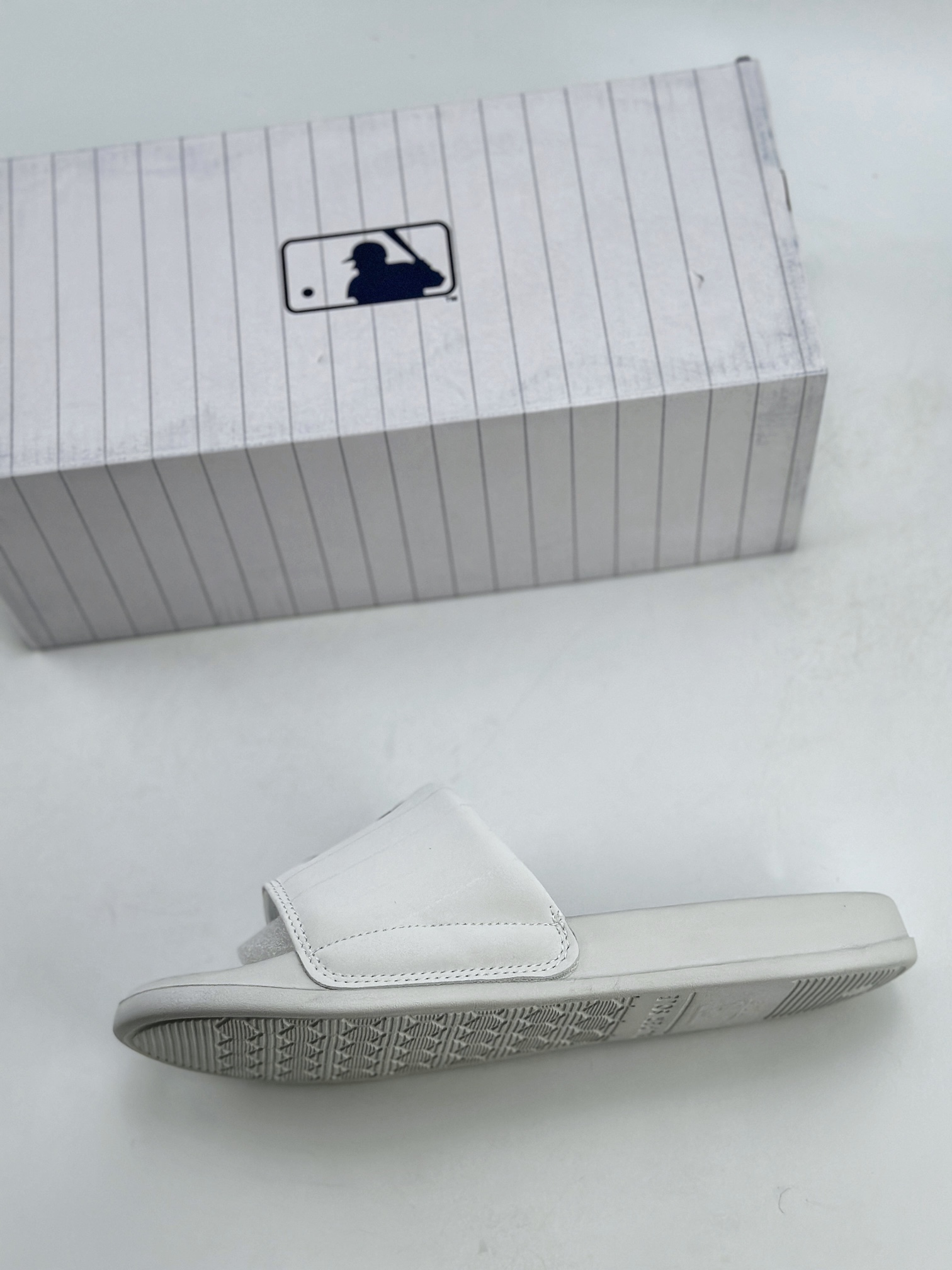 Y American Yankees x MLB Chunky Runner Basic MLB versatile trendy couple slippers