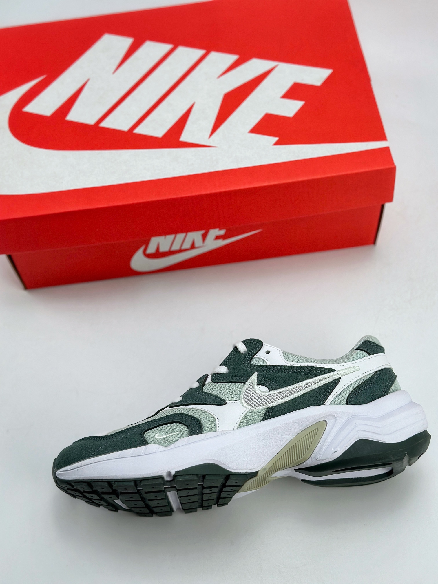 180 Nike AIR AL 8 白绿 舒适百搭耐磨透气低帮跑步鞋时尚厚底老爹鞋 FJ3794-300