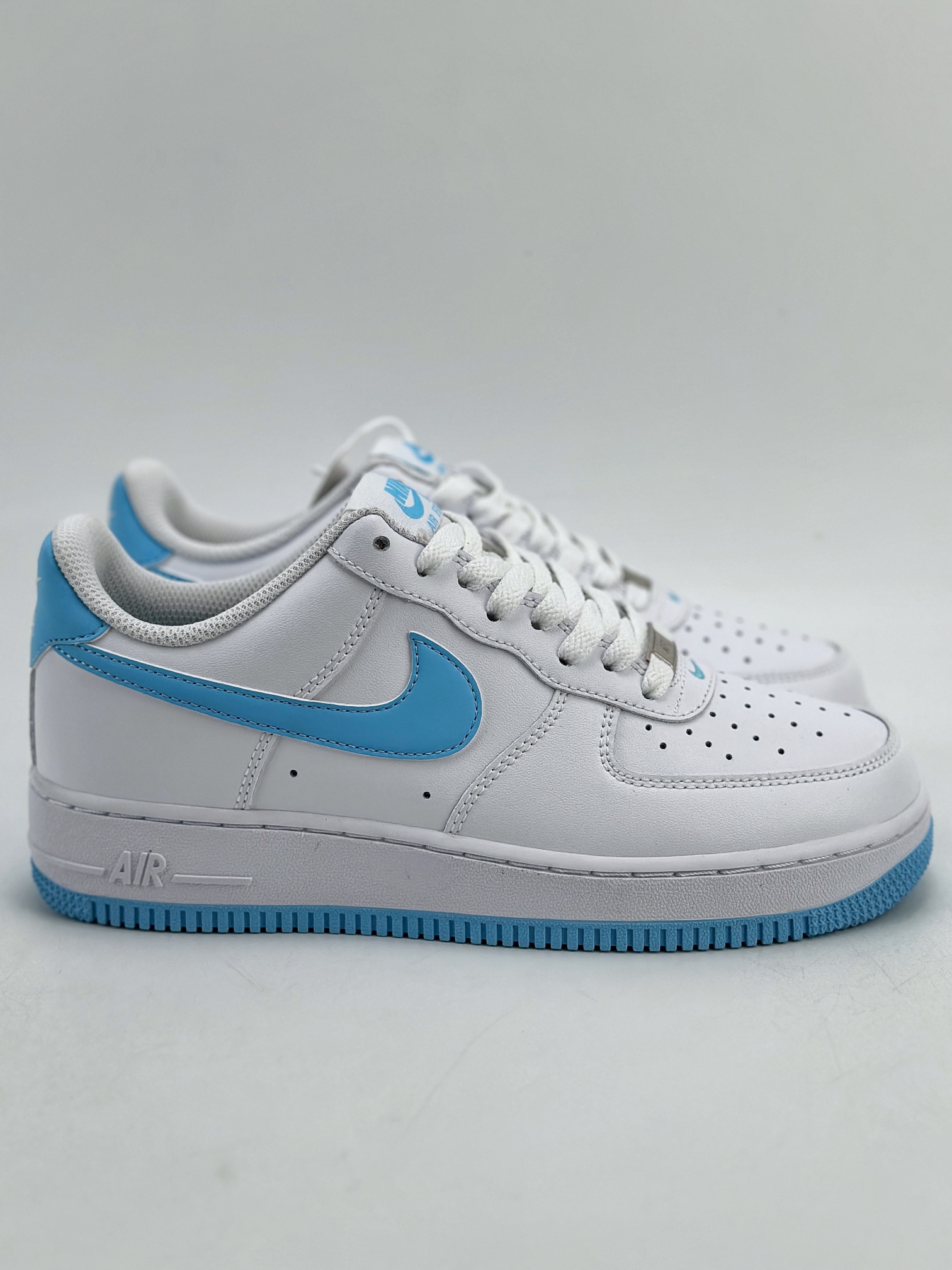 200 Nike Air Force 1 Low 07 ”University Blue” 白蓝 FQ4296-100