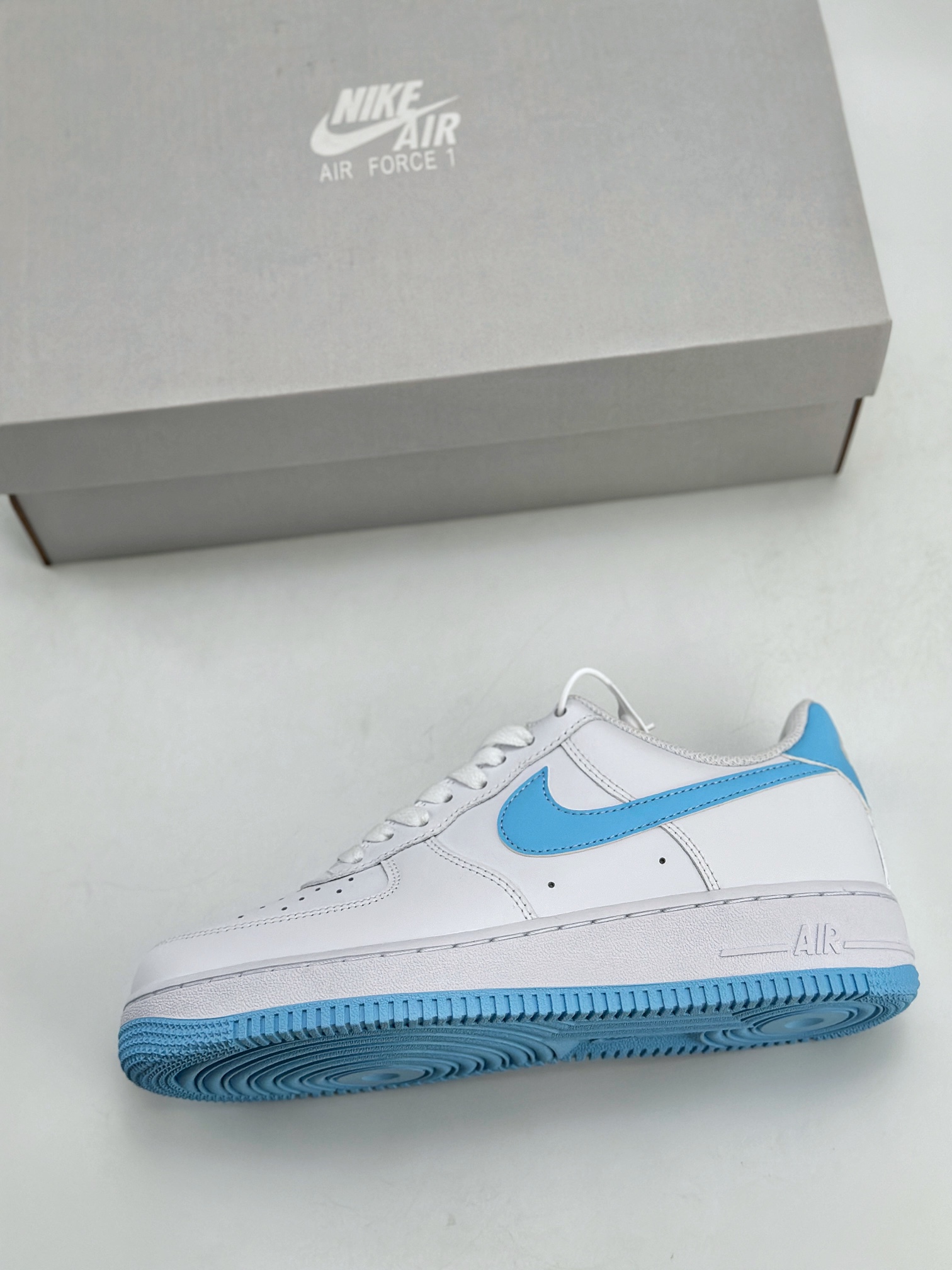 200 Nike Air Force 1 Low 07 ”University Blue” 白蓝 FQ4296-100