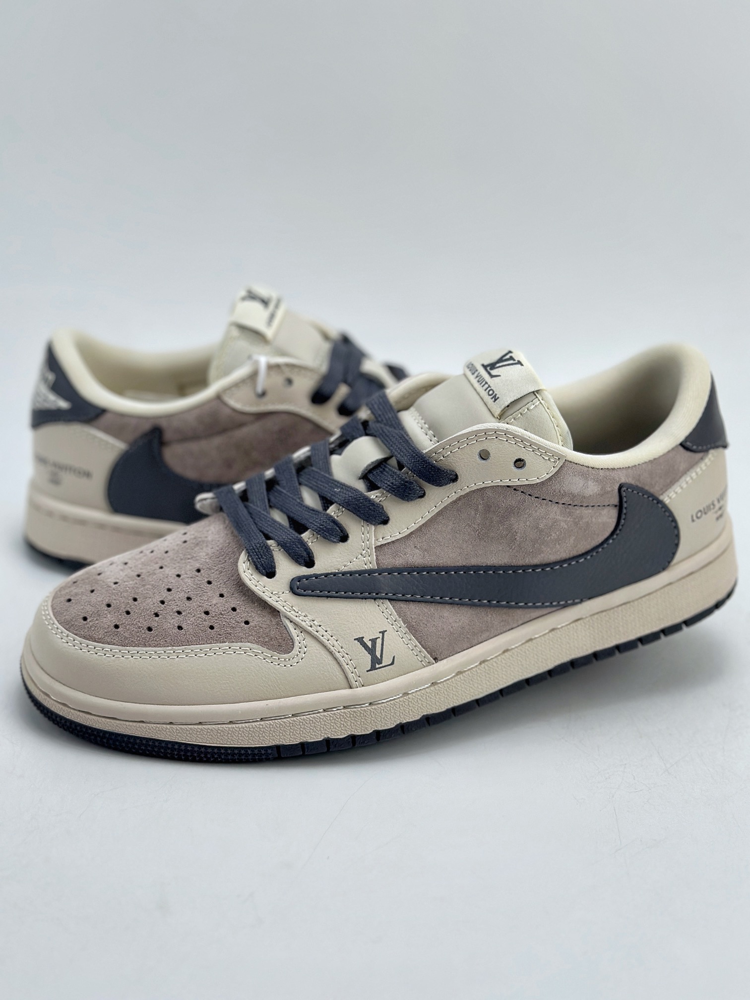 280 Travis Scott x Nike Air Jordan 1 Low x Louis Vuitton Air Jordan 1 Low 反转翻毛灰棕倒钩 LX1988-102