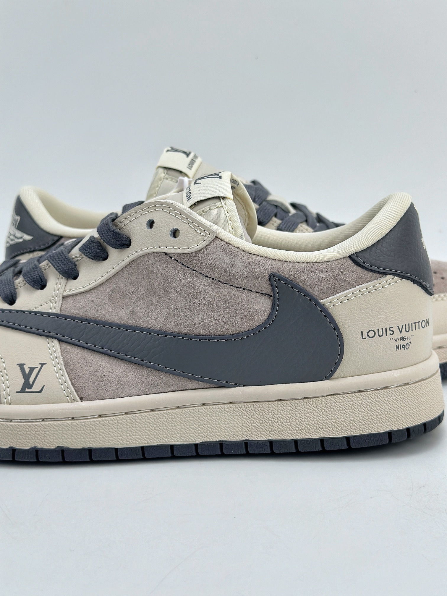 280 Travis Scott x Nike Air Jordan 1 Low x Louis Vuitton Air Jordan 1 Low 反转翻毛灰棕倒钩 LX1988-102