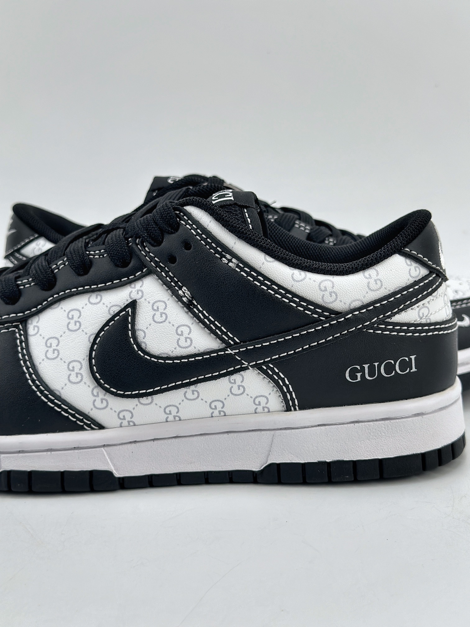 280 Nike SB Dunk Low x GUCCI 白黑印花小钩 SF1588-136