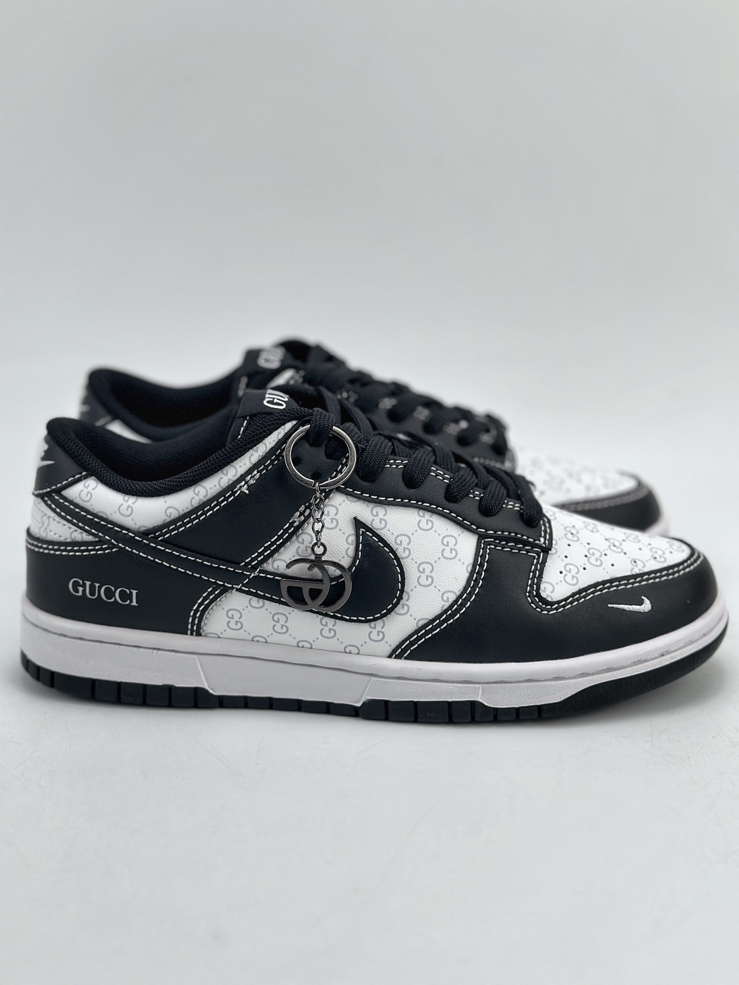 280 Nike SB Dunk Low x GUCCI 白黑印花小钩 SF1588-136