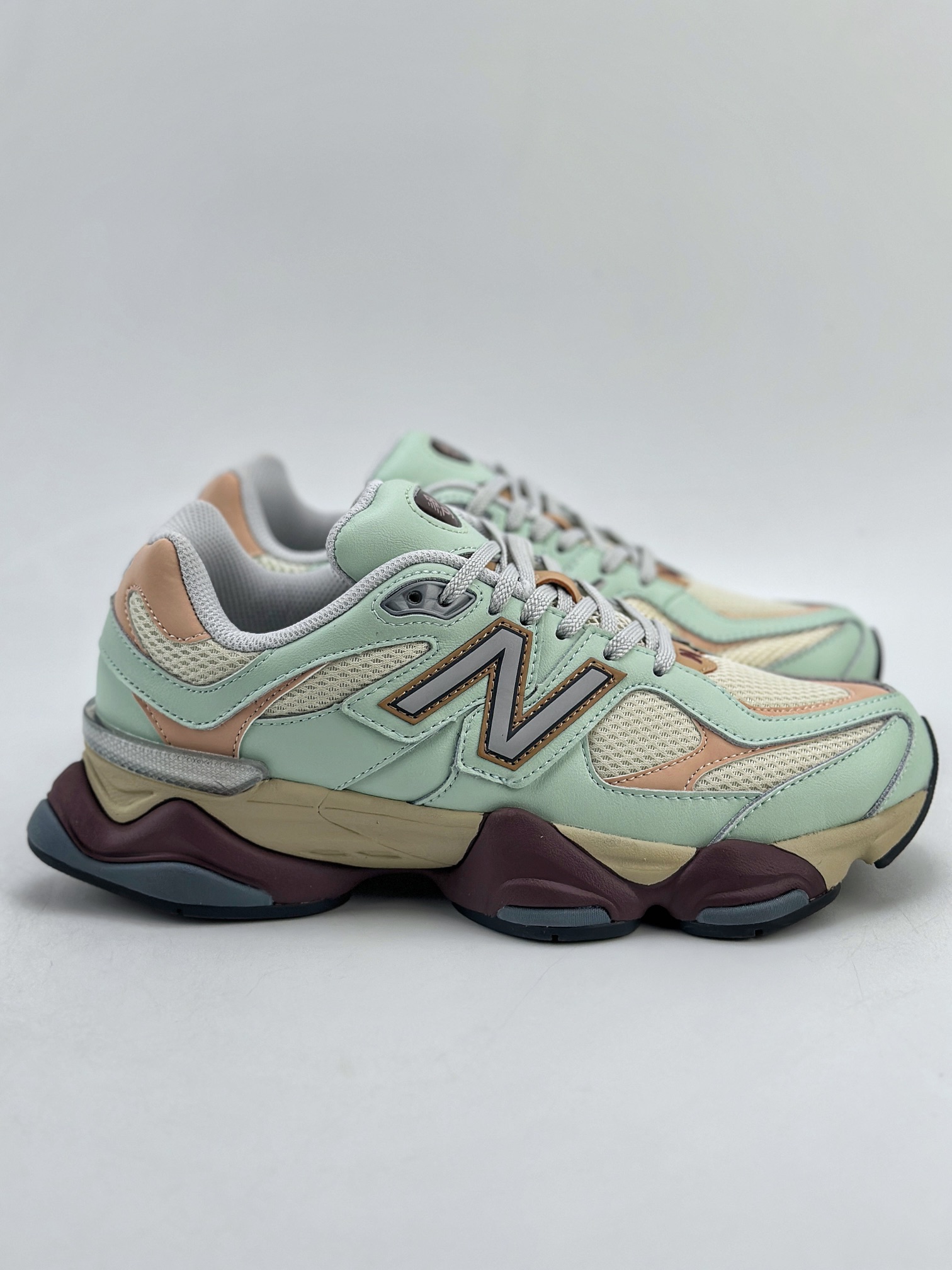 210 Joe Freshgoods x New Balance 版本 NB9060 联名款 复古休闲运动慢跑鞋 U9060GCA