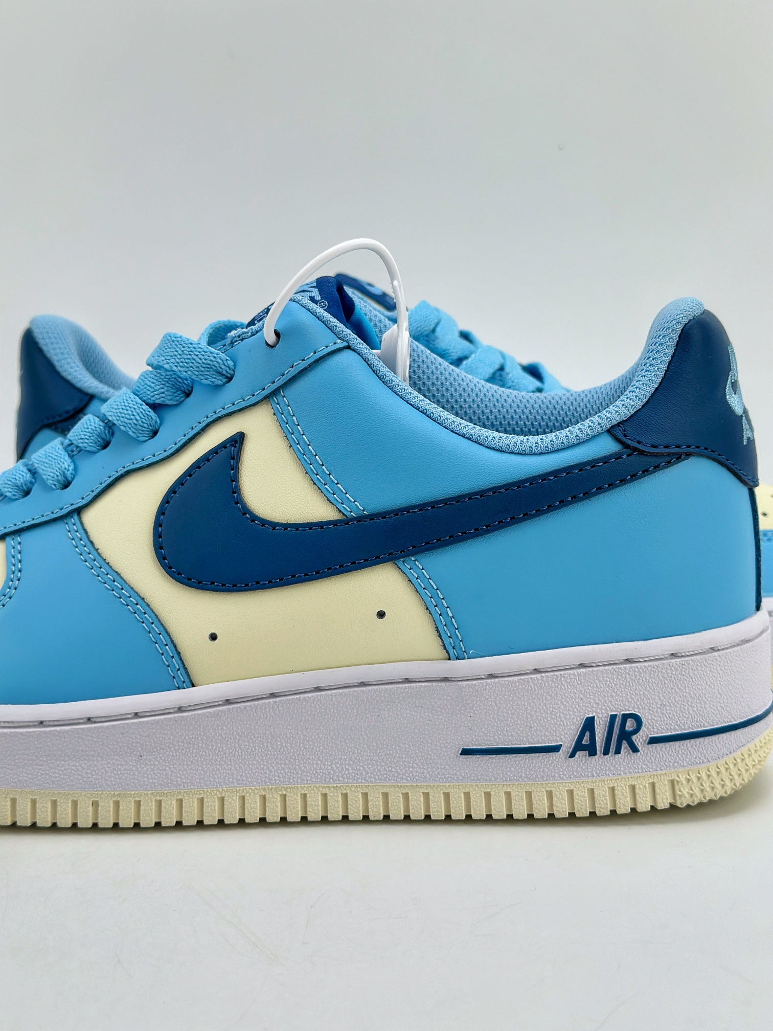 200 Nike Air Force 1 Low 07 ”Aquarius Blue” 蓝米 HF4837-407