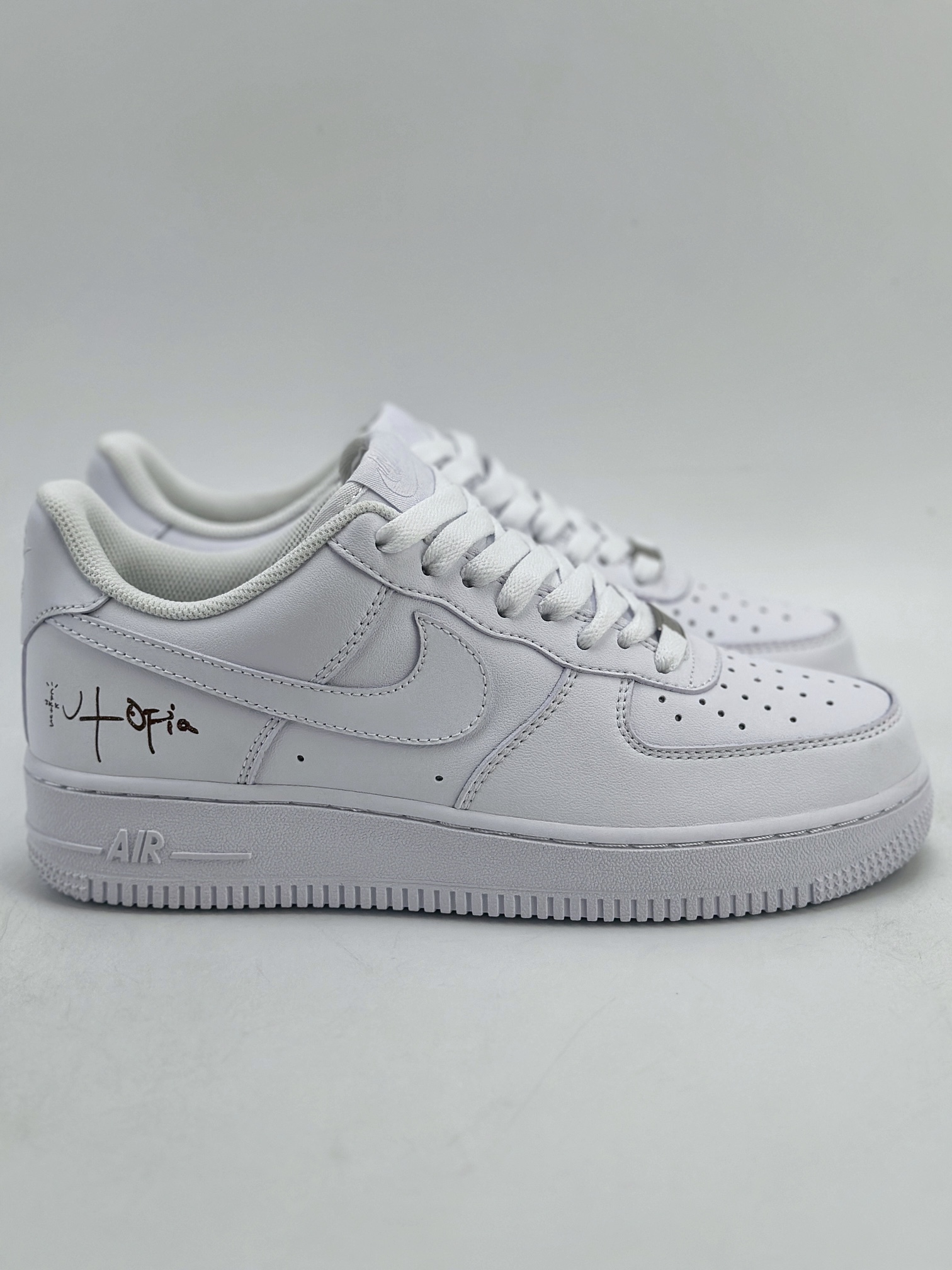 200 Nike Air Force 1 Low 07 x Travis Scott TS联名白