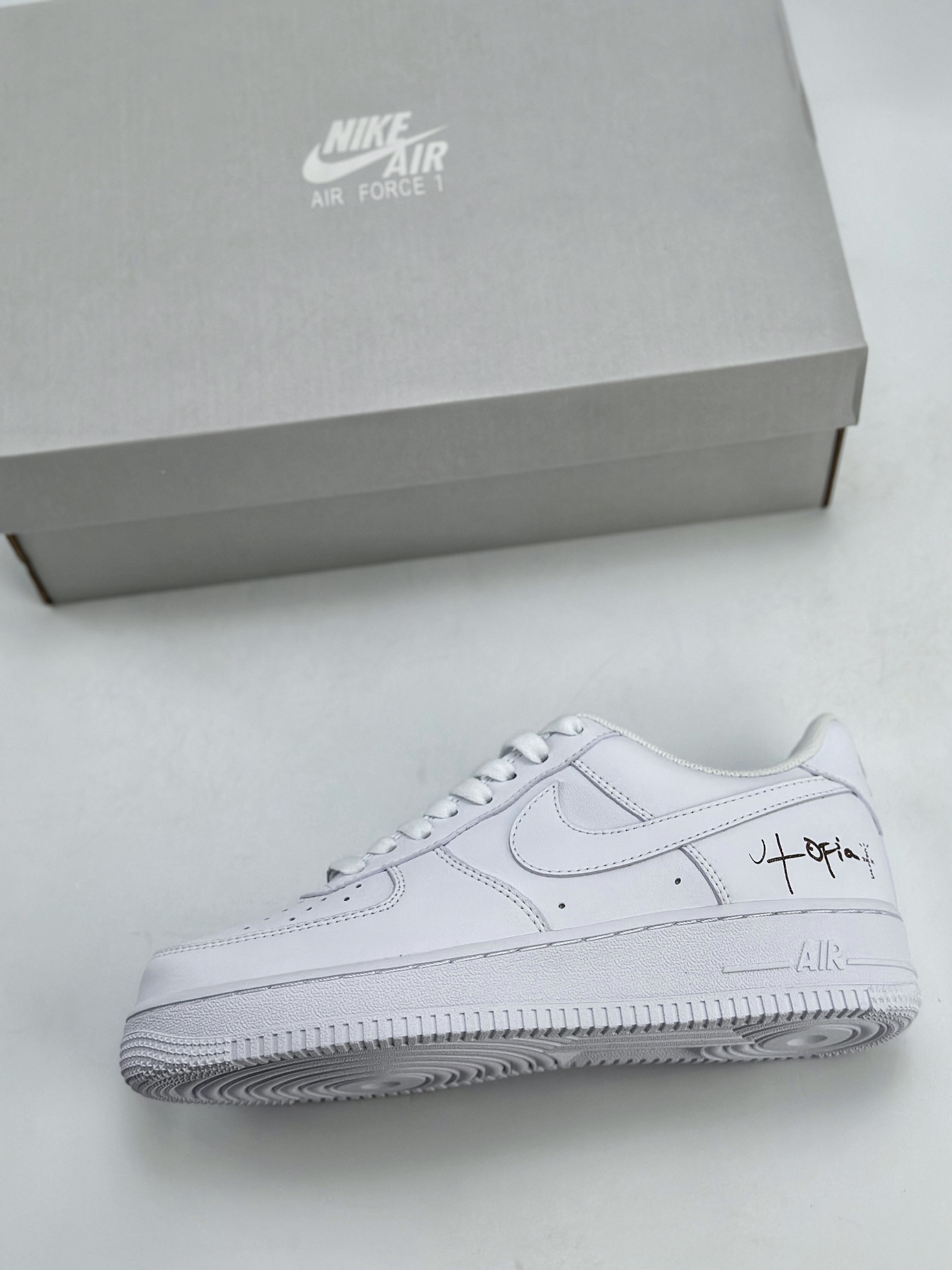 200 Nike Air Force 1 Low 07 x Travis Scott TS联名白