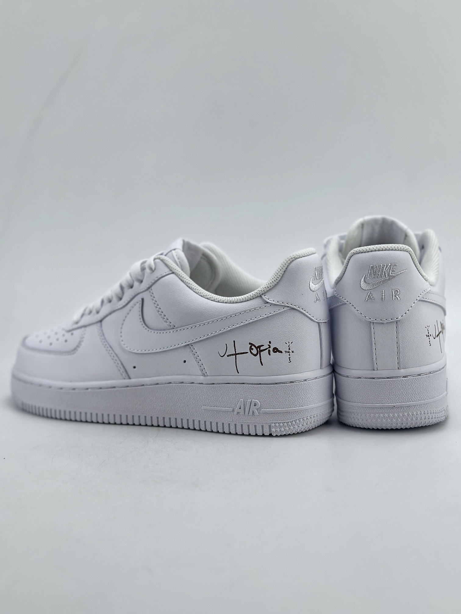 200 Nike Air Force 1 Low 07 x Travis Scott TS联名白