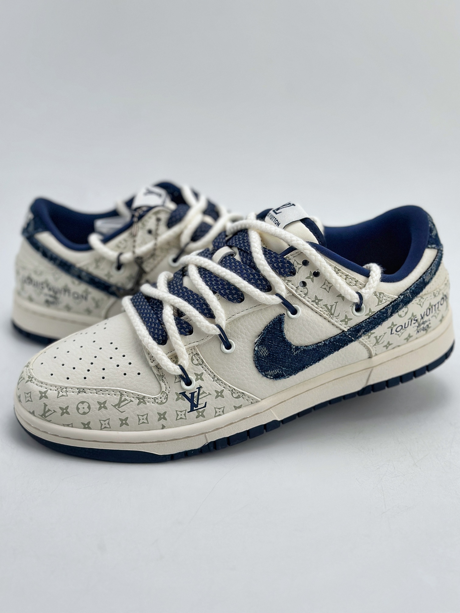 300 Nike SB Dunk Low x Louis Vuitton 白蓝牛仔布绑带 SJ2068-249