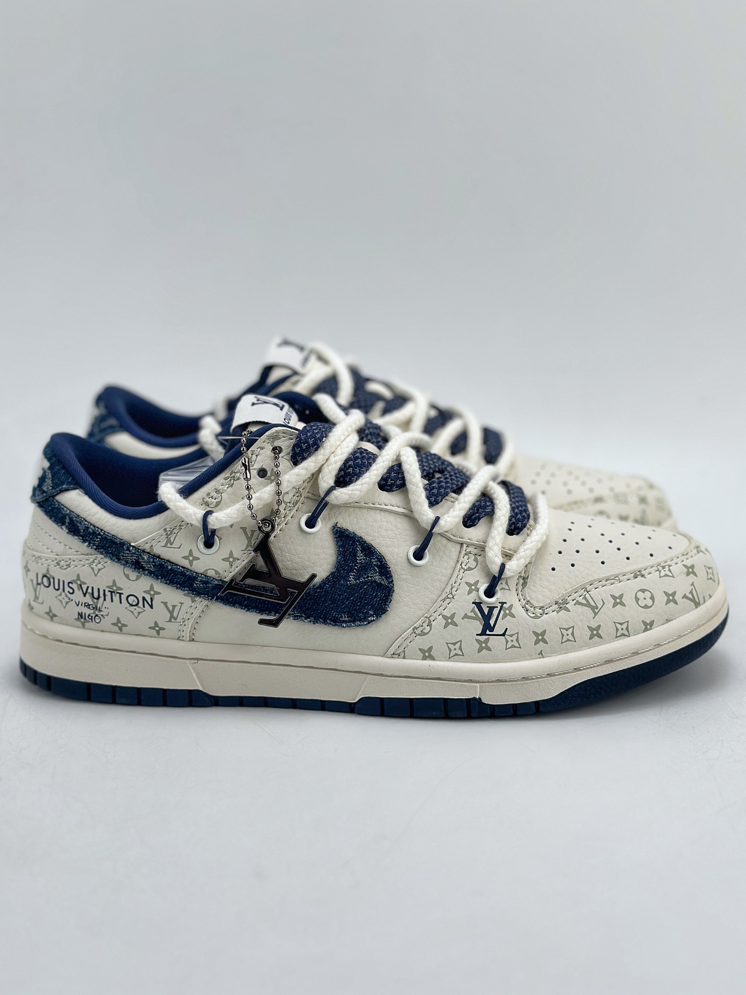 300 Nike SB Dunk Low x Louis Vuitton 白蓝牛仔布绑带 SJ2068-249