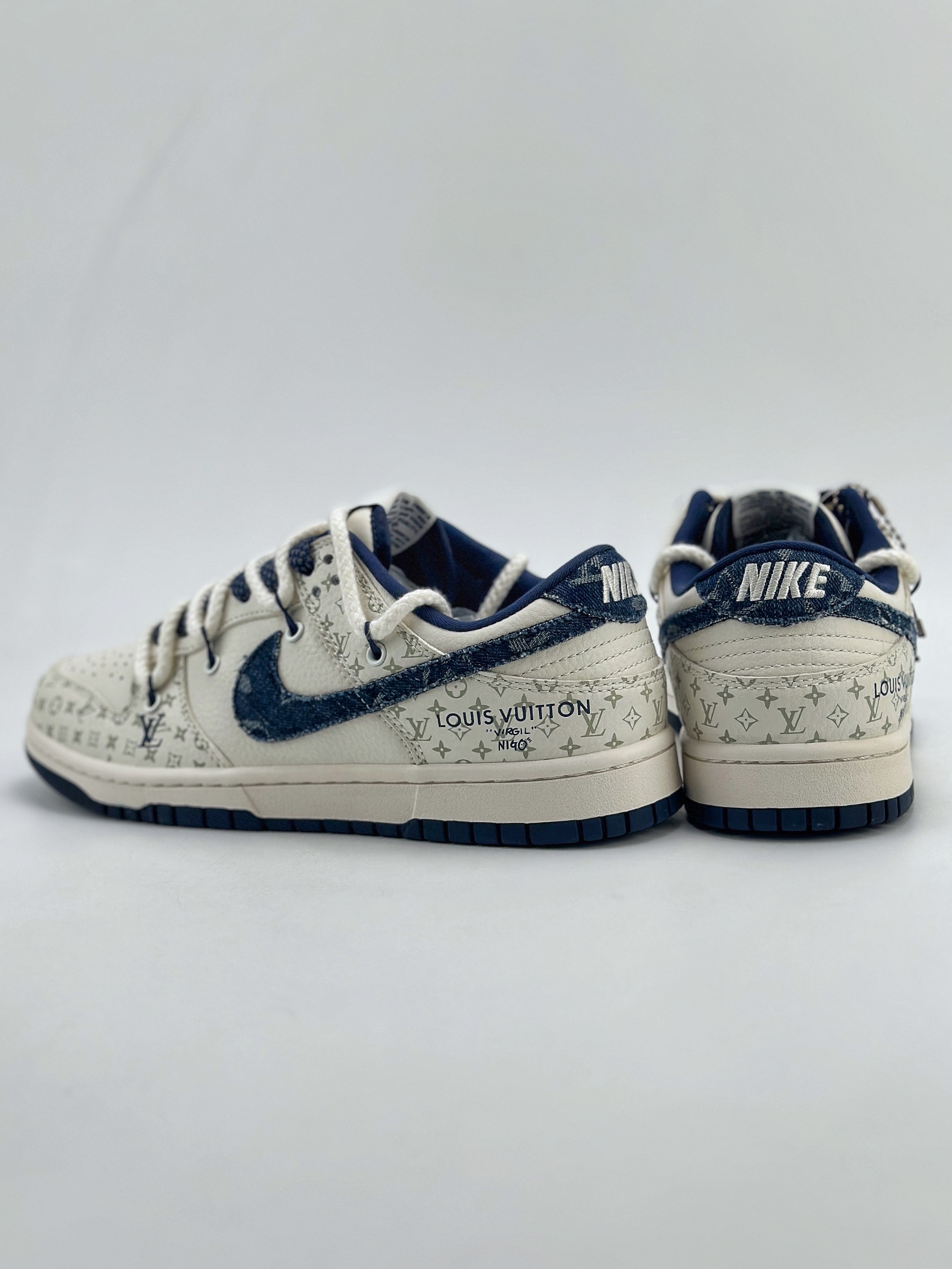 300 Nike SB Dunk Low x Louis Vuitton 白蓝牛仔布绑带 SJ2068-249