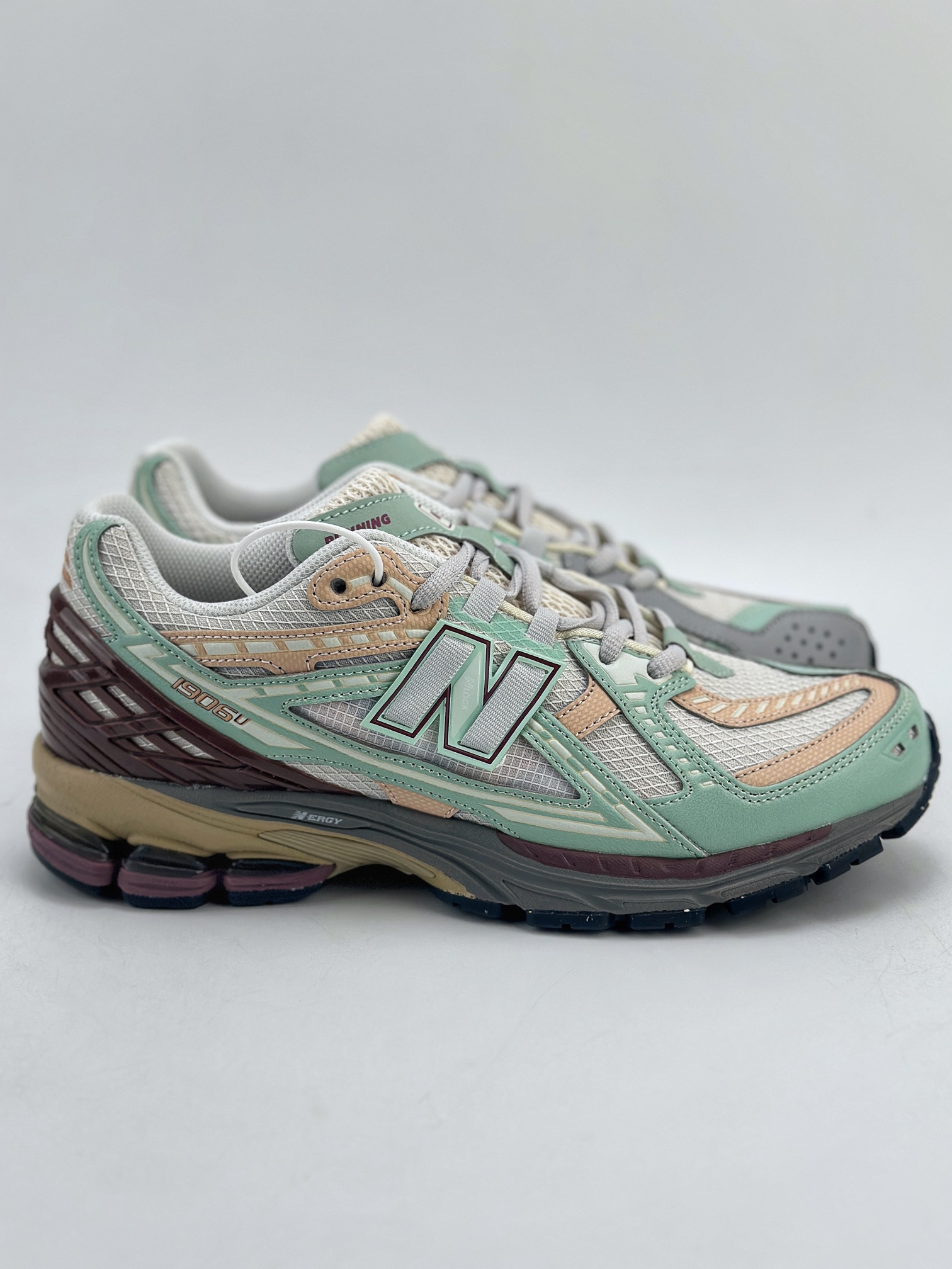 200 New Balance M1906系列 复古单品宝藏老爹鞋款 M1906ND