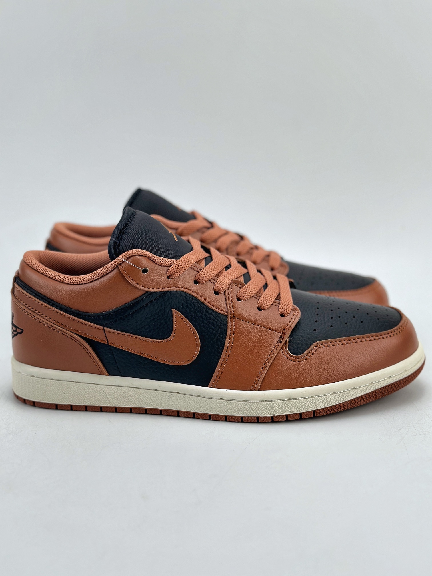 200 Air Jordan 1 Retro Low WMNS ”Archaeo Brown” 黑棕 DC0774-021