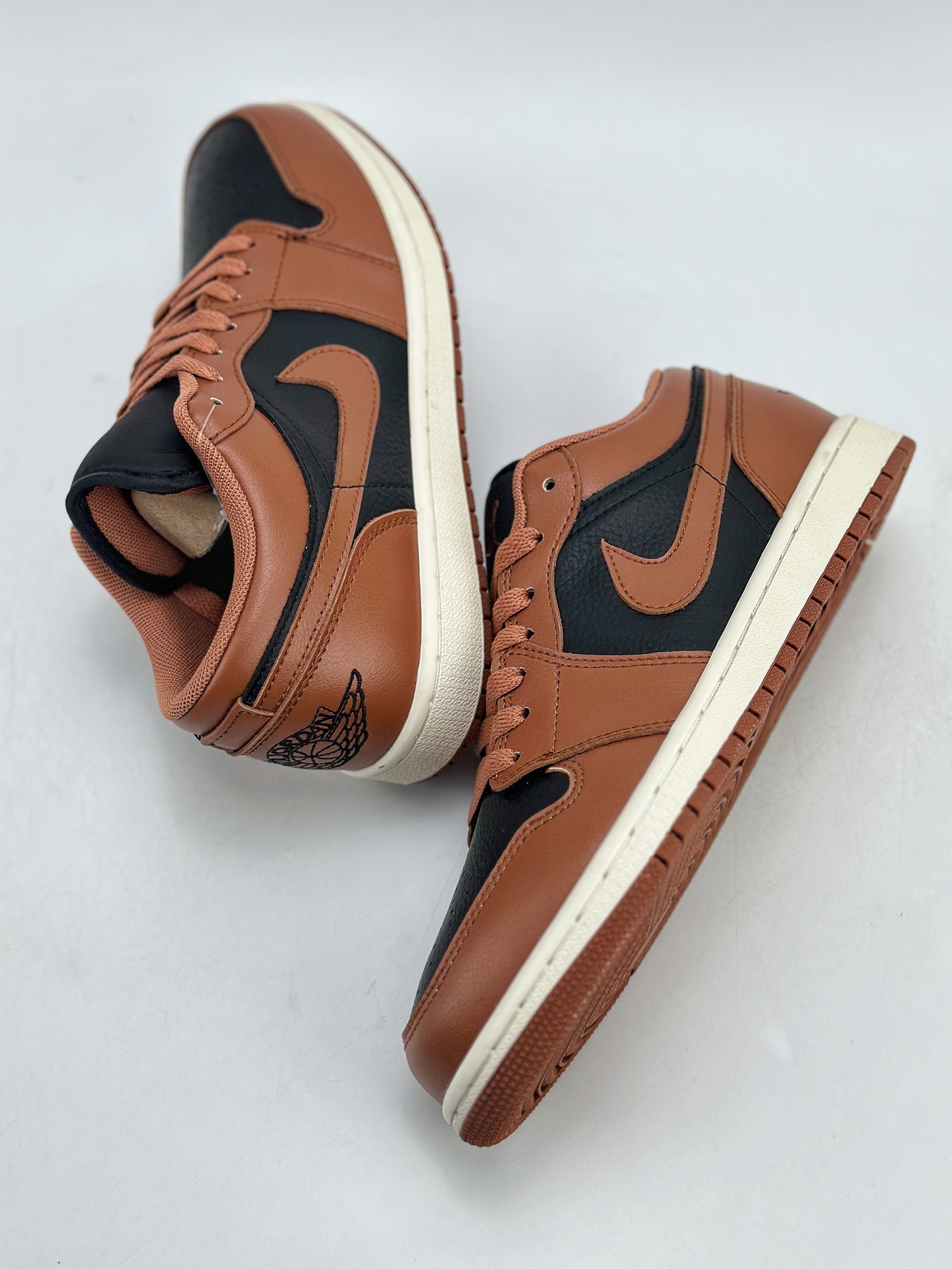 200 Air Jordan 1 Retro Low WMNS ”Archaeo Brown” 黑棕 DC0774-021