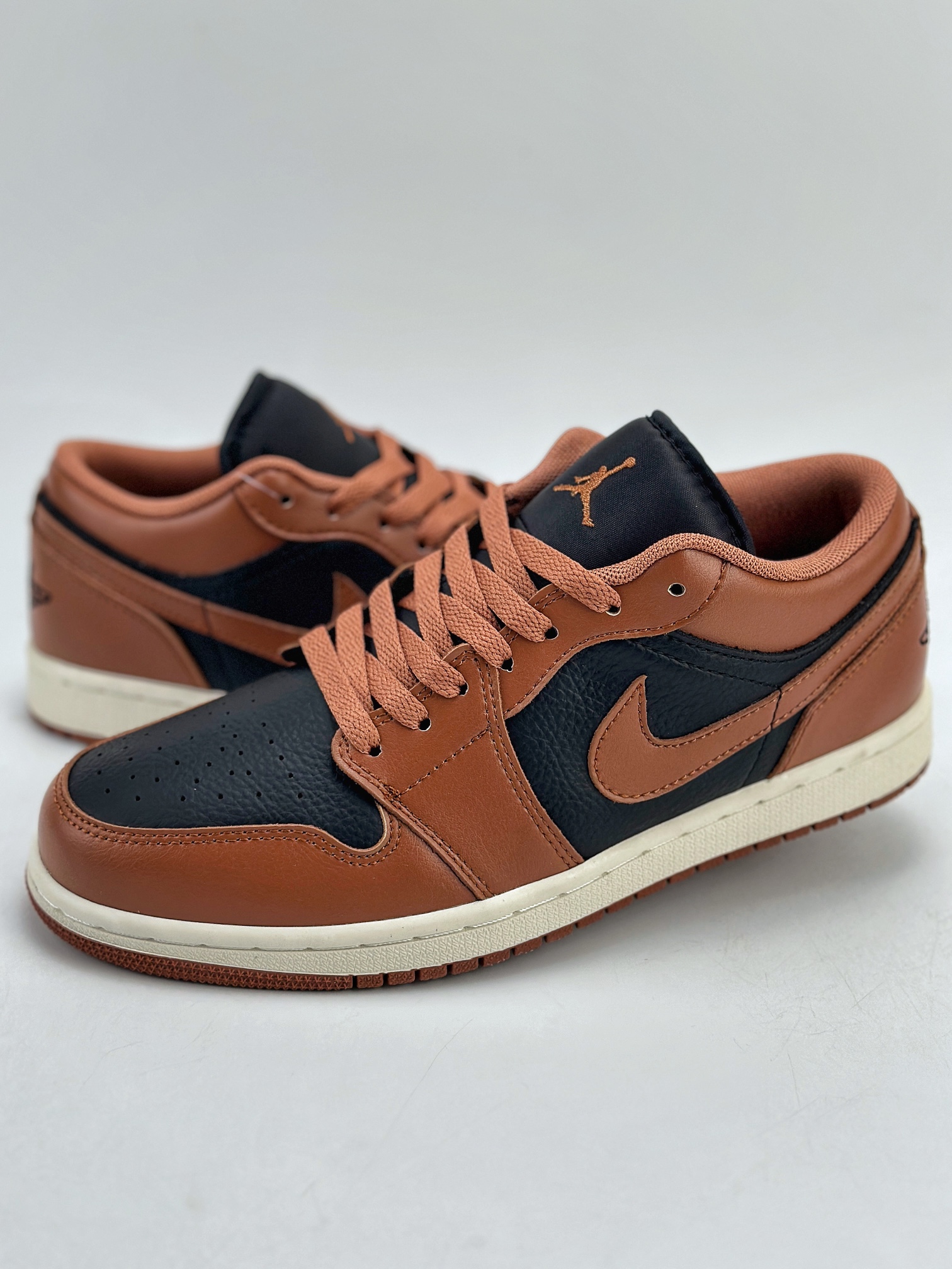 200 Air Jordan 1 Retro Low WMNS ”Archaeo Brown” 黑棕 DC0774-021