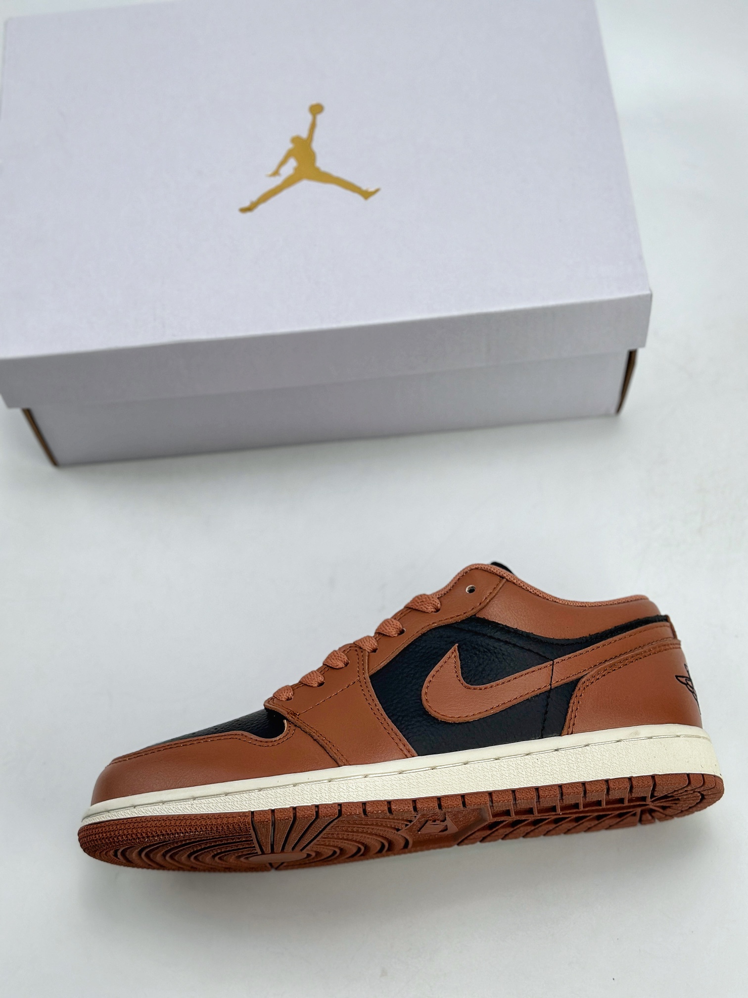 200 Air Jordan 1 Retro Low WMNS ”Archaeo Brown” 黑棕 DC0774-021