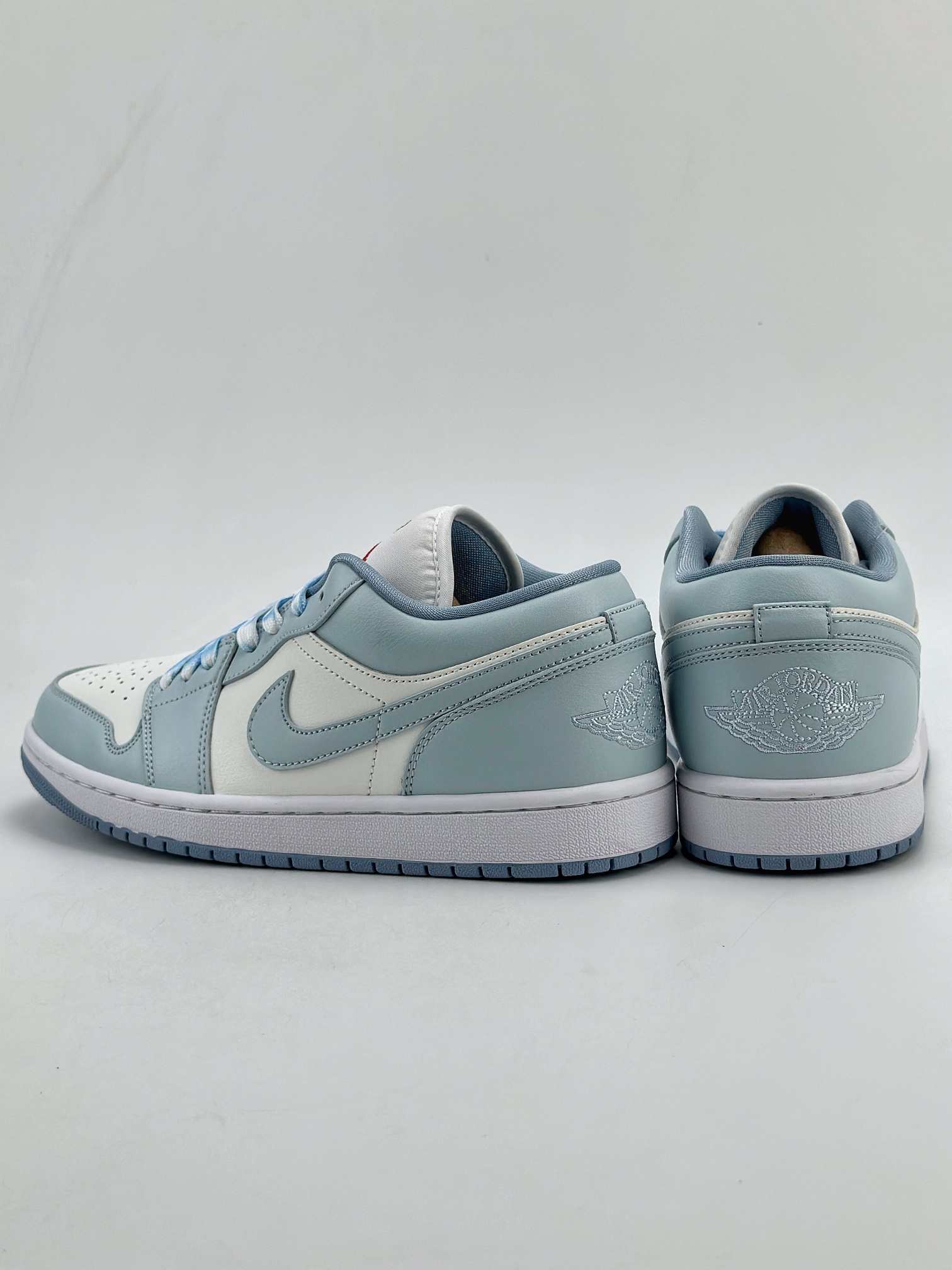 200 Air Jordan 1 Retro Low 气泡海盐 清凉夏日 蓝白  DC0774-165