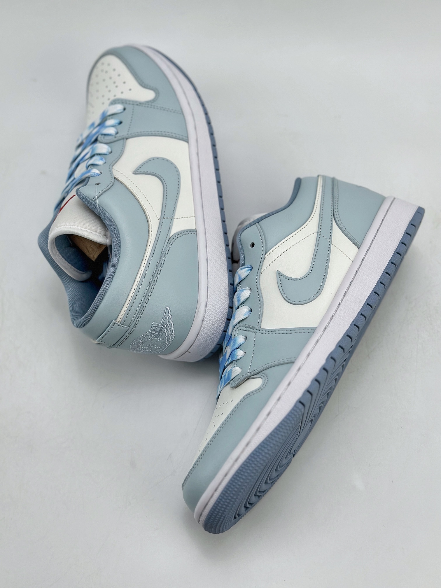 200 Air Jordan 1 Retro Low 气泡海盐 清凉夏日 蓝白  DC0774-165