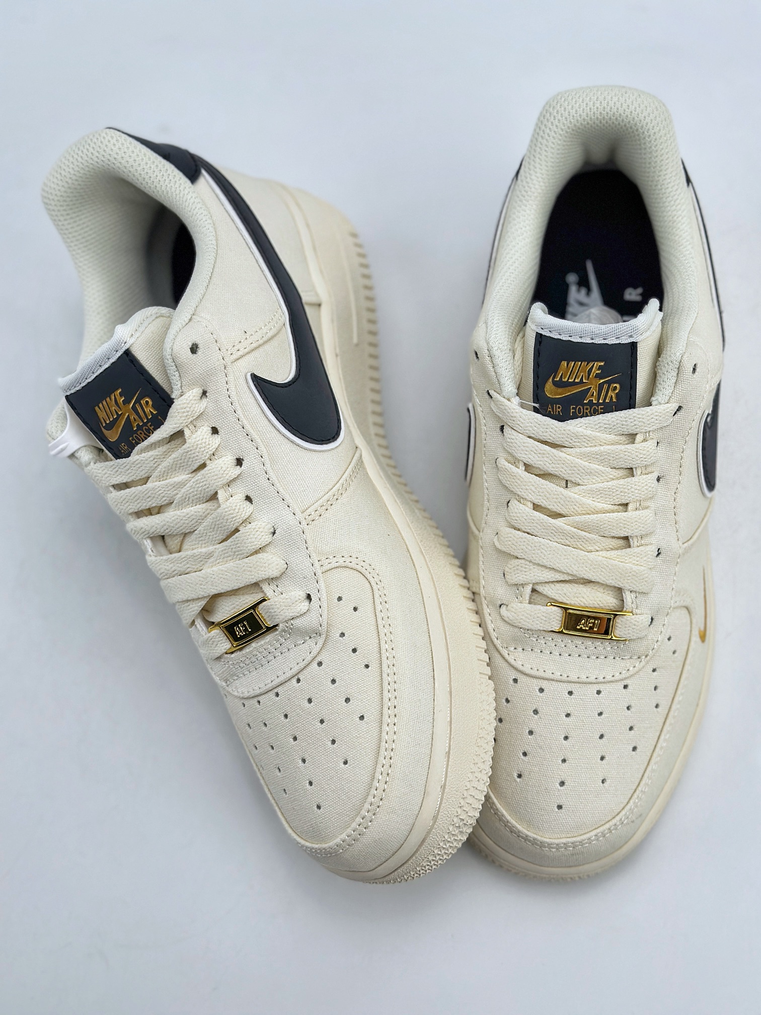 220 Nike Air Force 1 Low 07 白金小钩帆布 MN5696-809