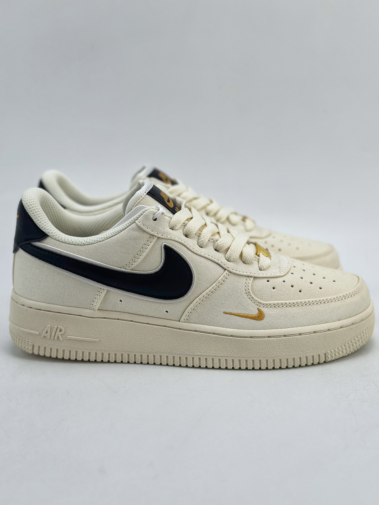 220 Nike Air Force 1 Low 07 白金小钩帆布 MN5696-809