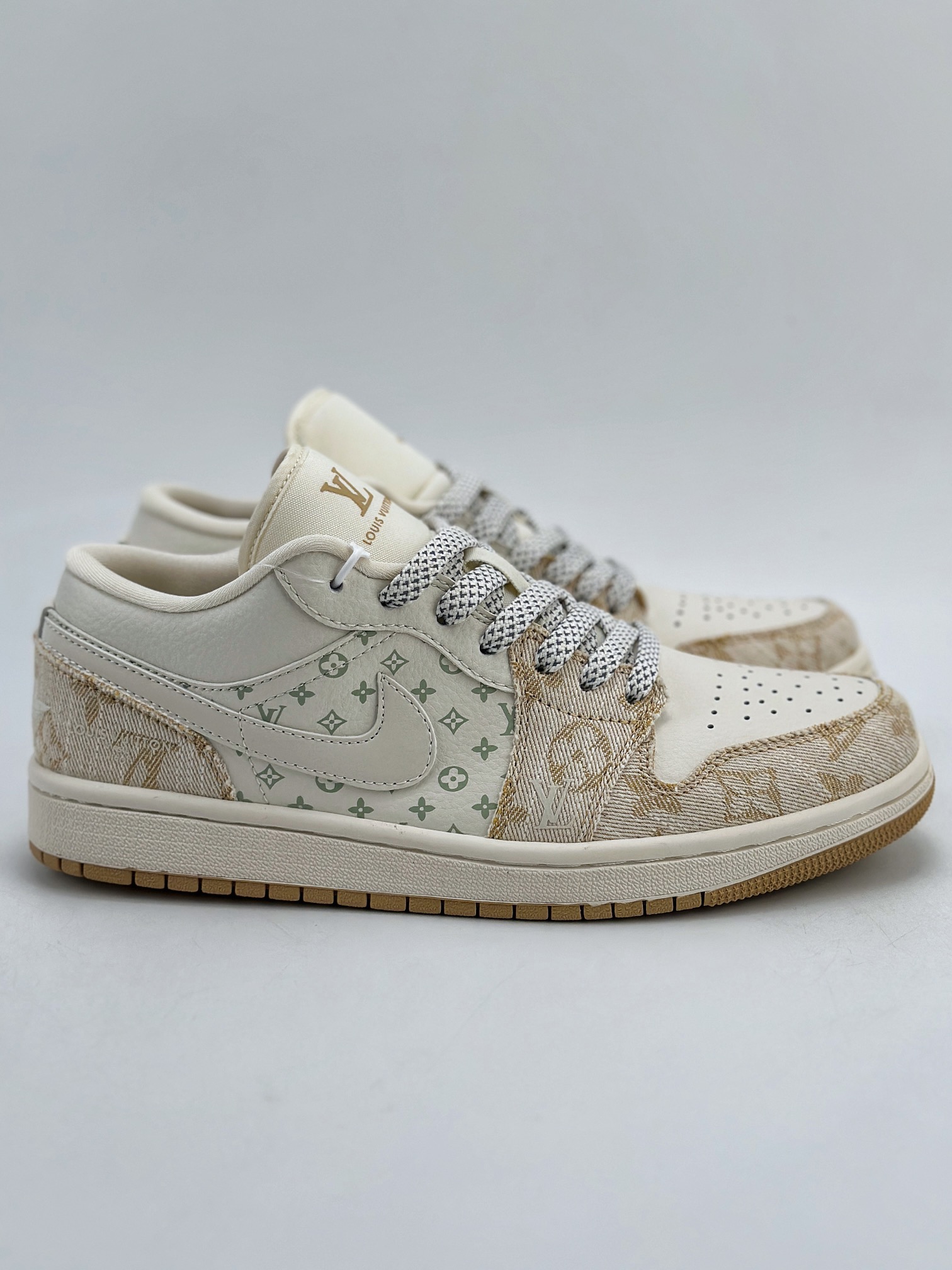 280 Air Jordan 1 Retro Low x Louis Vuitton 白浅黄牛仔布  SJ9950-002