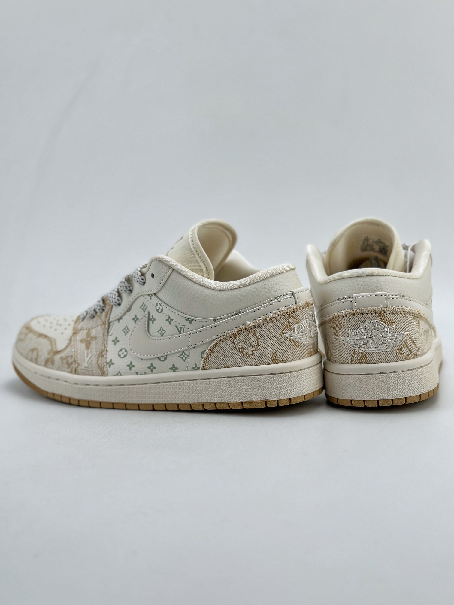 280 Air Jordan 1 Retro Low x Louis Vuitton 白浅黄牛仔布  SJ9950-002