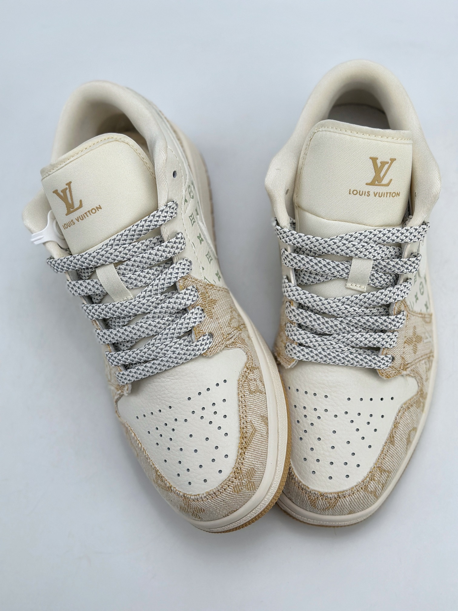 280 Air Jordan 1 Retro Low x Louis Vuitton 白浅黄牛仔布  SJ9950-002