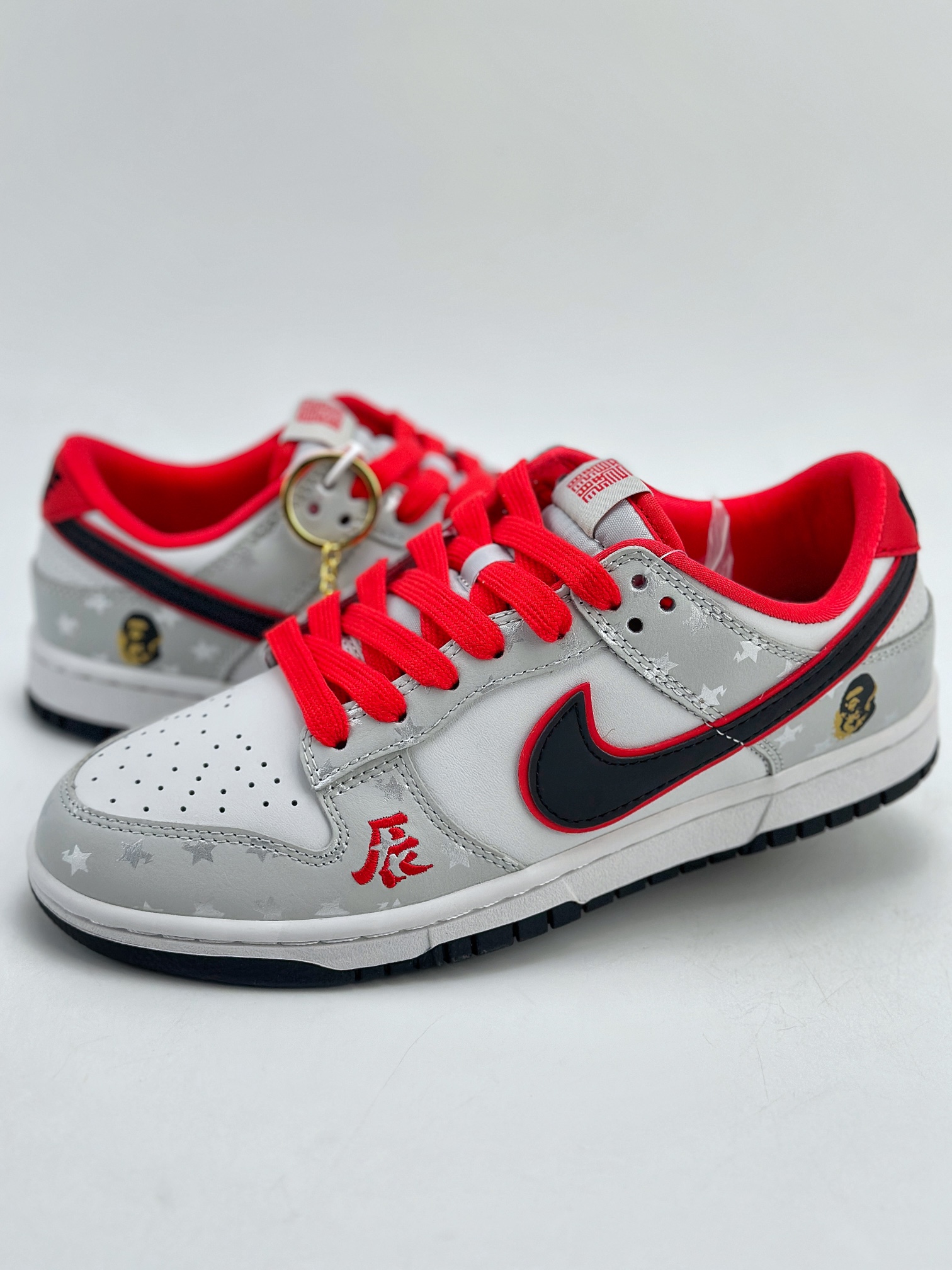 300 Nike SB Dunk Low x BAPE 白黑红 DQ1098-367