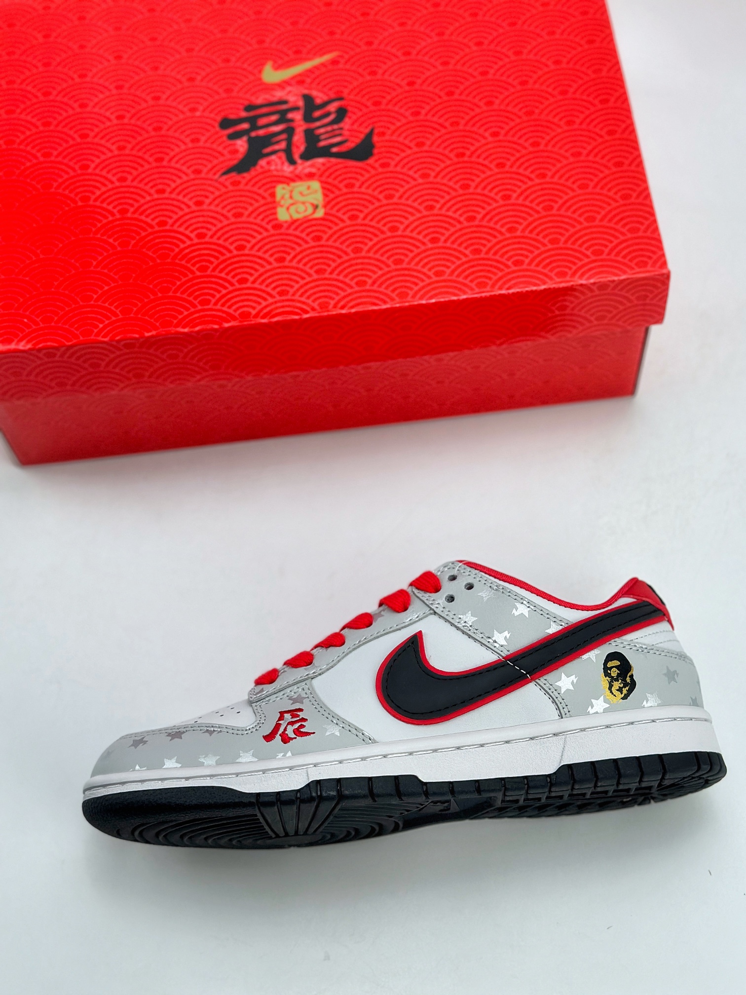 300 Nike SB Dunk Low x BAPE 白黑红 DQ1098-367