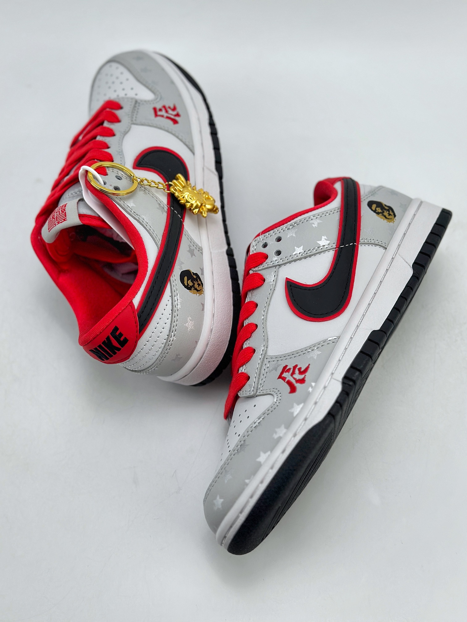 300 Nike SB Dunk Low x BAPE 白黑红 DQ1098-367