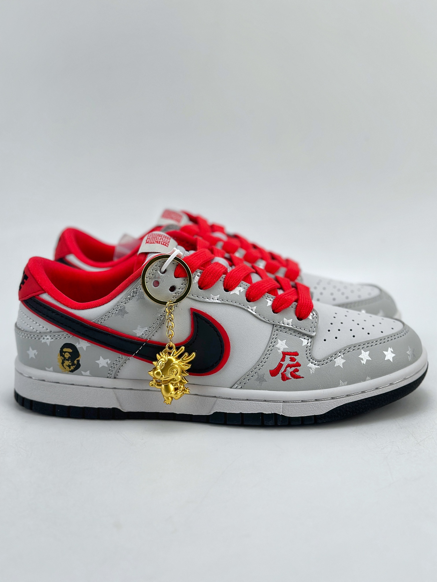 300 Nike SB Dunk Low x BAPE 白黑红 DQ1098-367