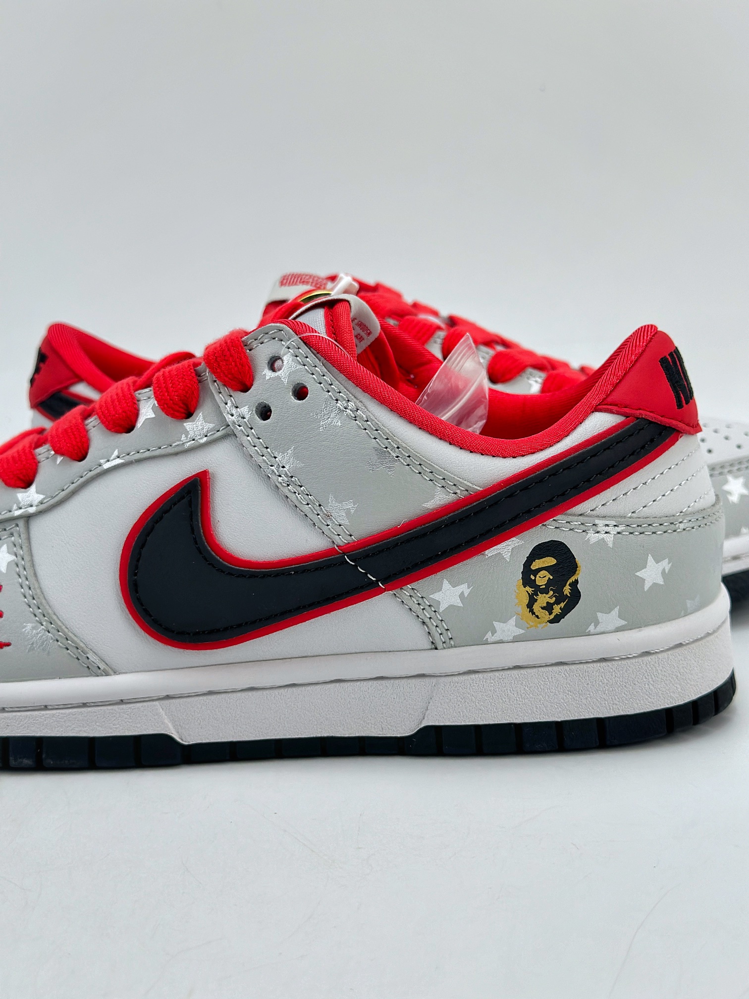 300 Nike SB Dunk Low x BAPE 白黑红 DQ1098-367