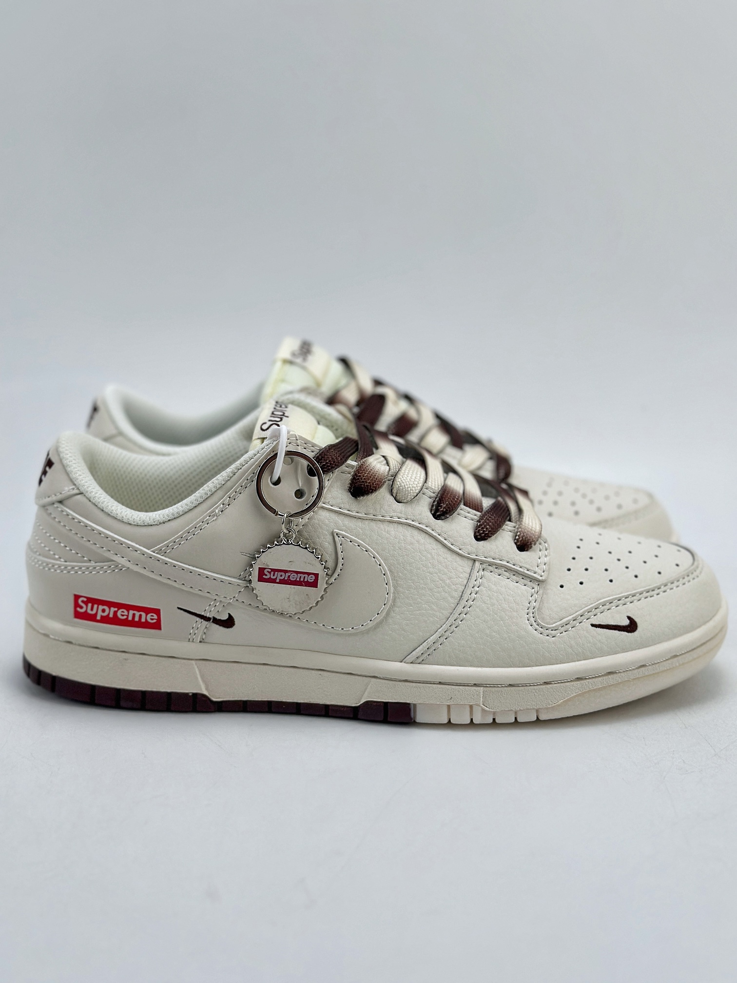 280 Nike SB Dunk Low x Suoreme 白棕三钩 BB8675-106