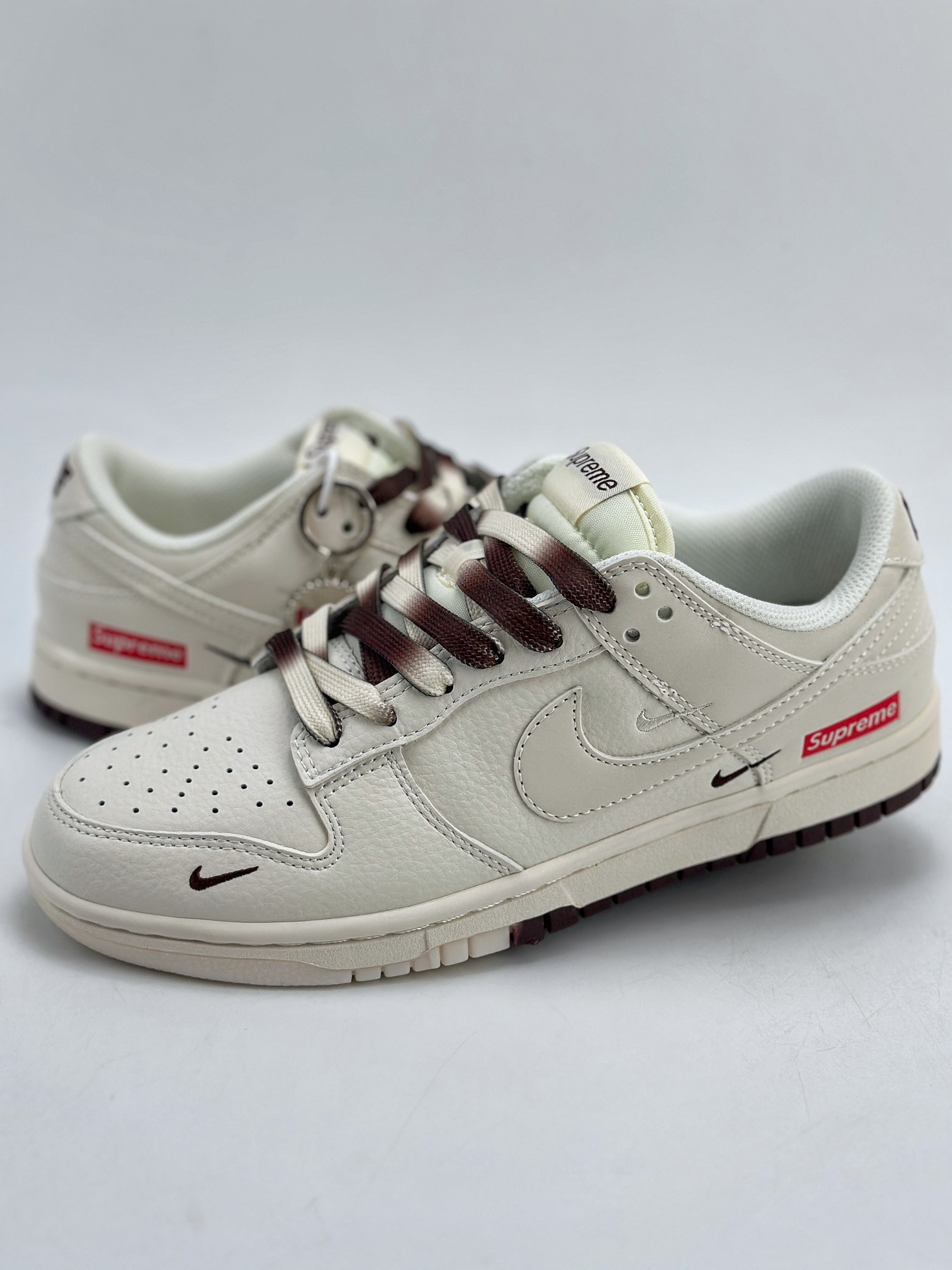 280 Nike SB Dunk Low x Suoreme 白棕三钩 BB8675-106