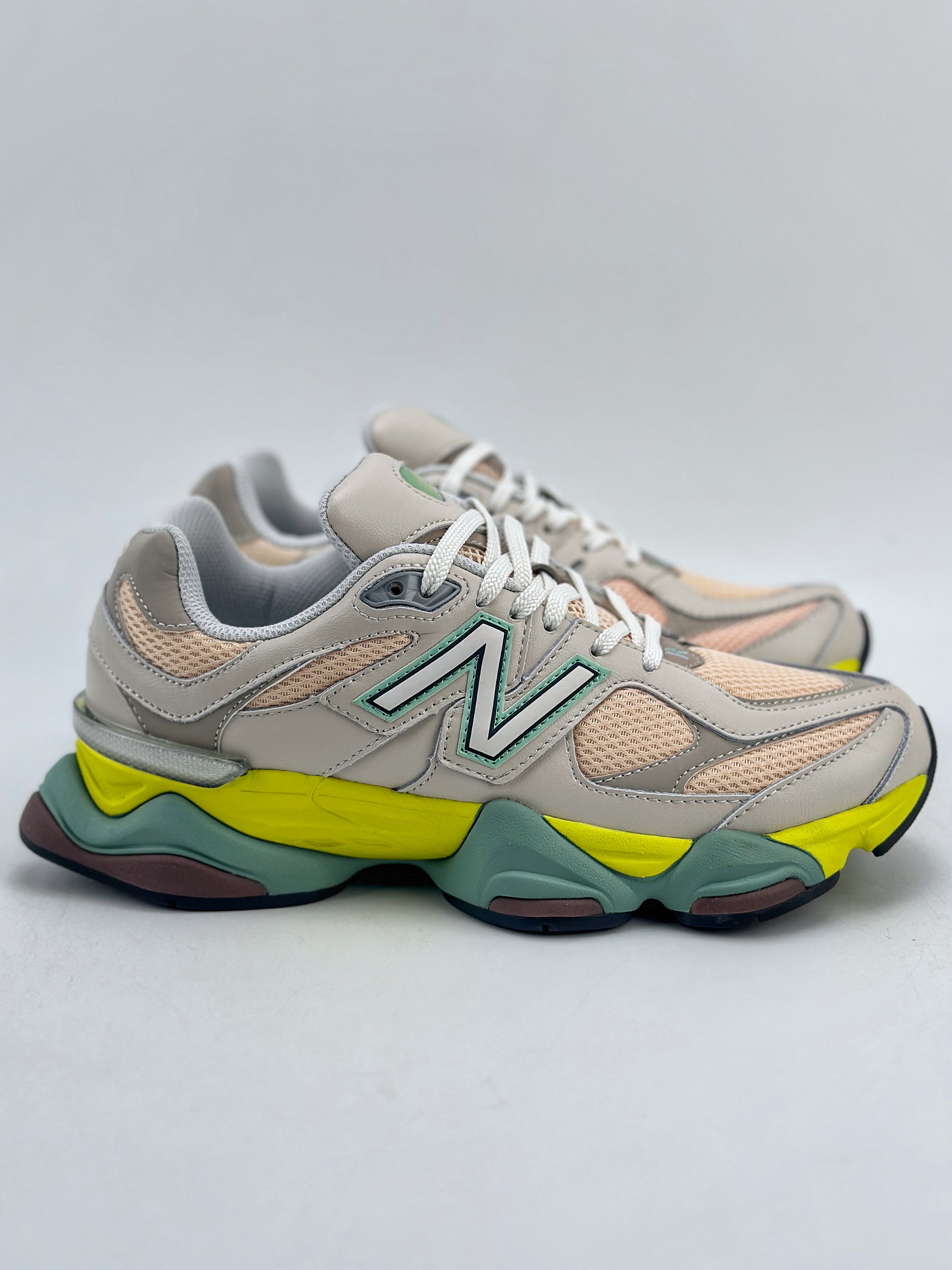 210 Joe Freshgoods x New Balance 版本 NB9060 联名款 复古休闲运动慢跑鞋  U9060GCB